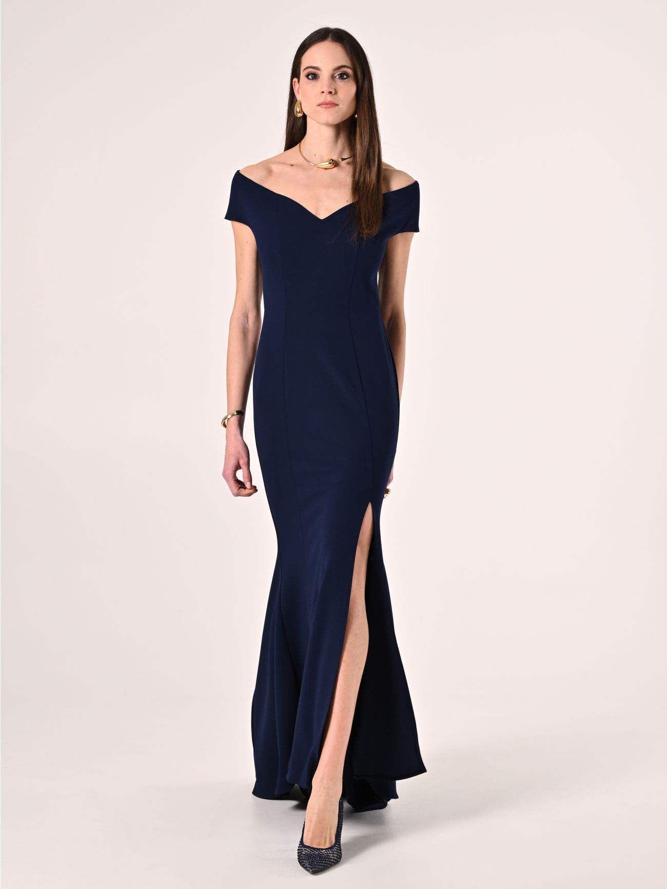 Robe longue bleue épaules dénudées in_i7