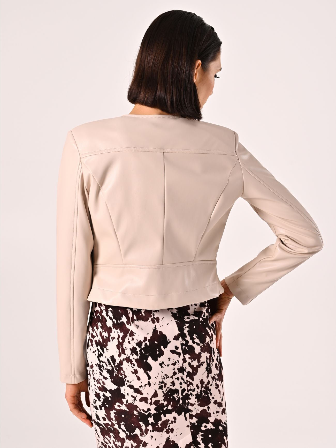 Cazadora de cuero sintético beige det_3