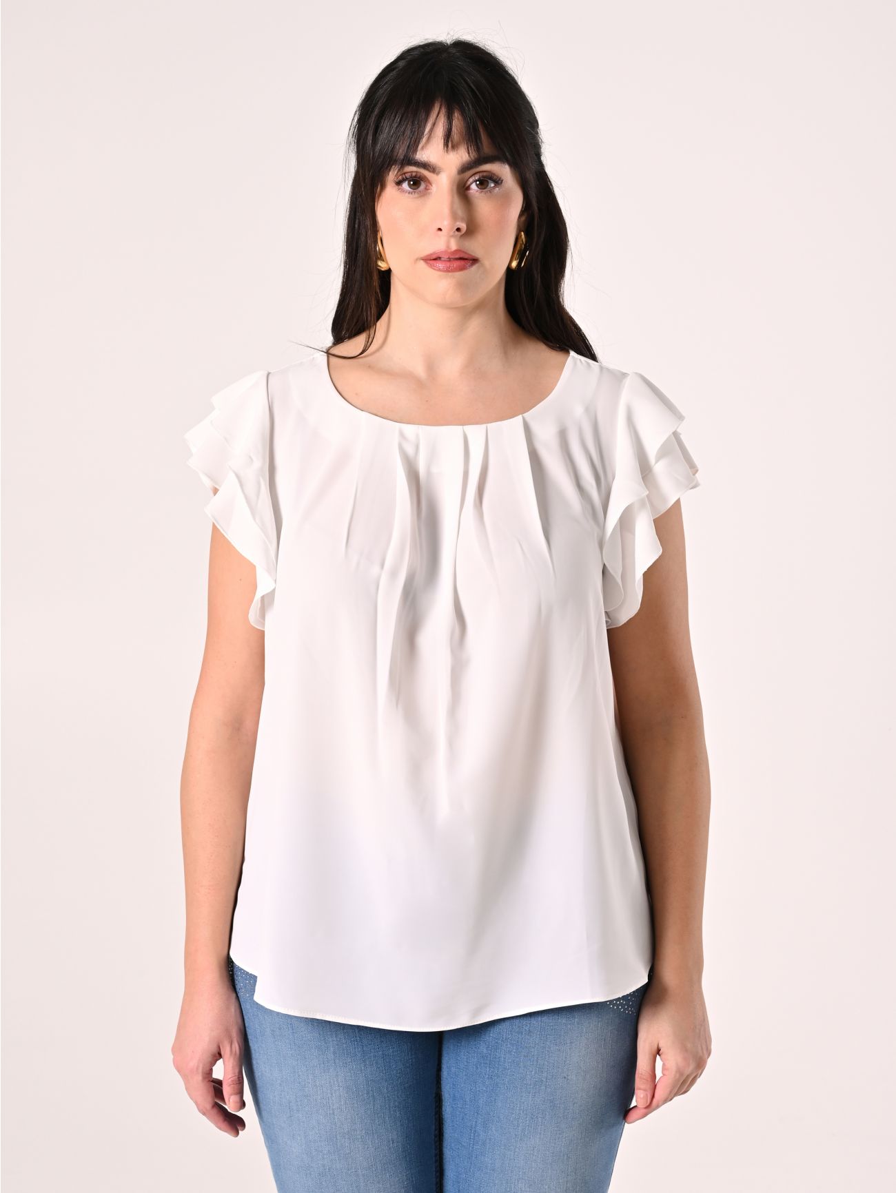 Curvy White Blouse det_2