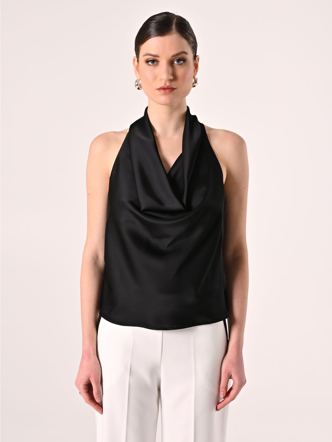 Top noir en satin det_2