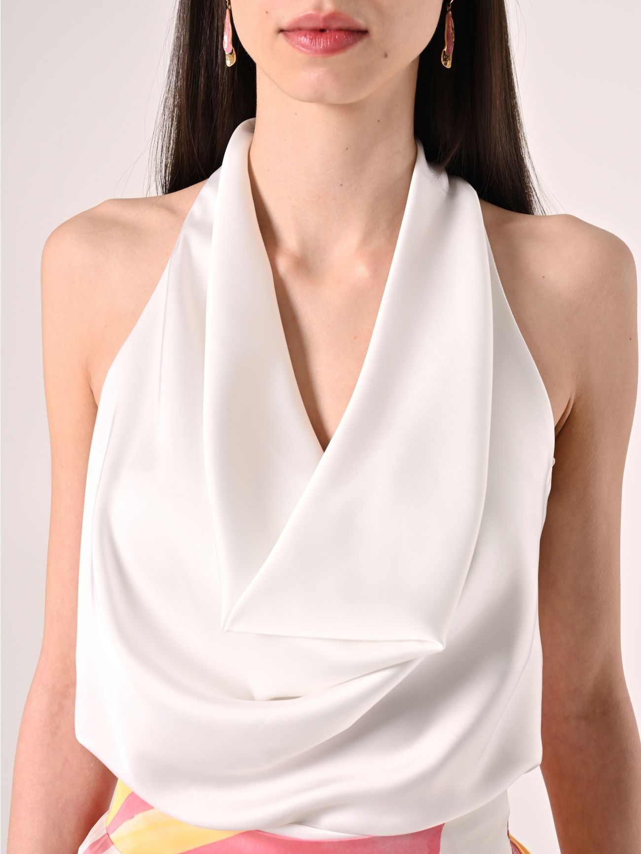 Weißes Top aus Satin in_i5