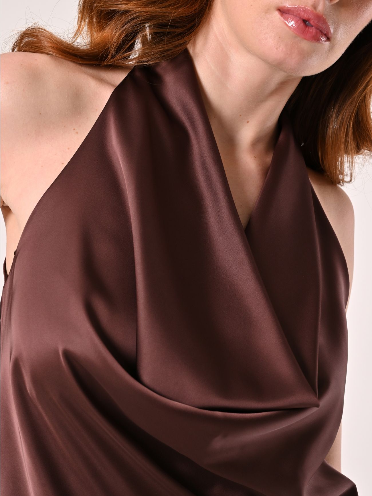 Top en satin couleur chocolat in_i5