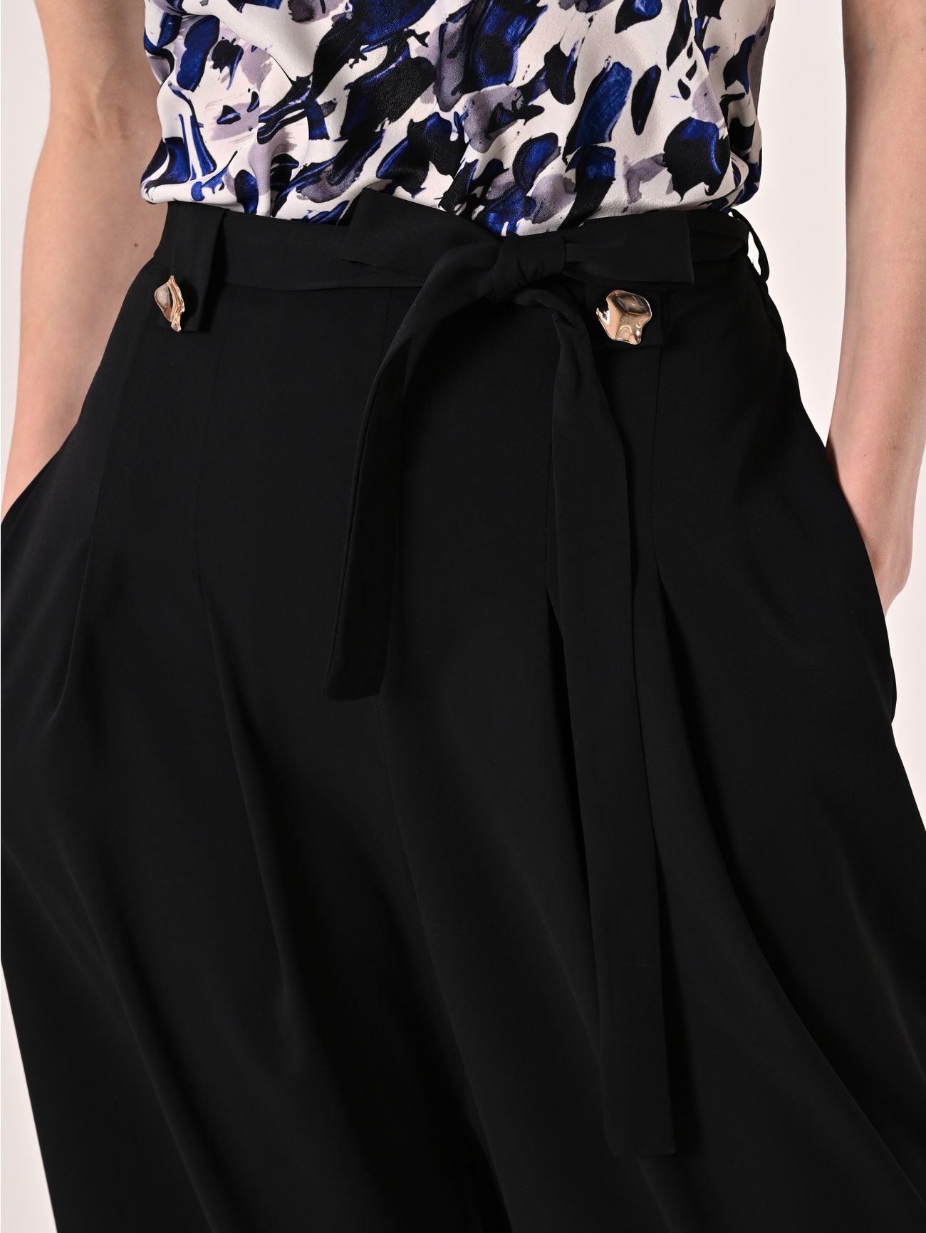 Pantalon fluide noir en tissu in_i5
