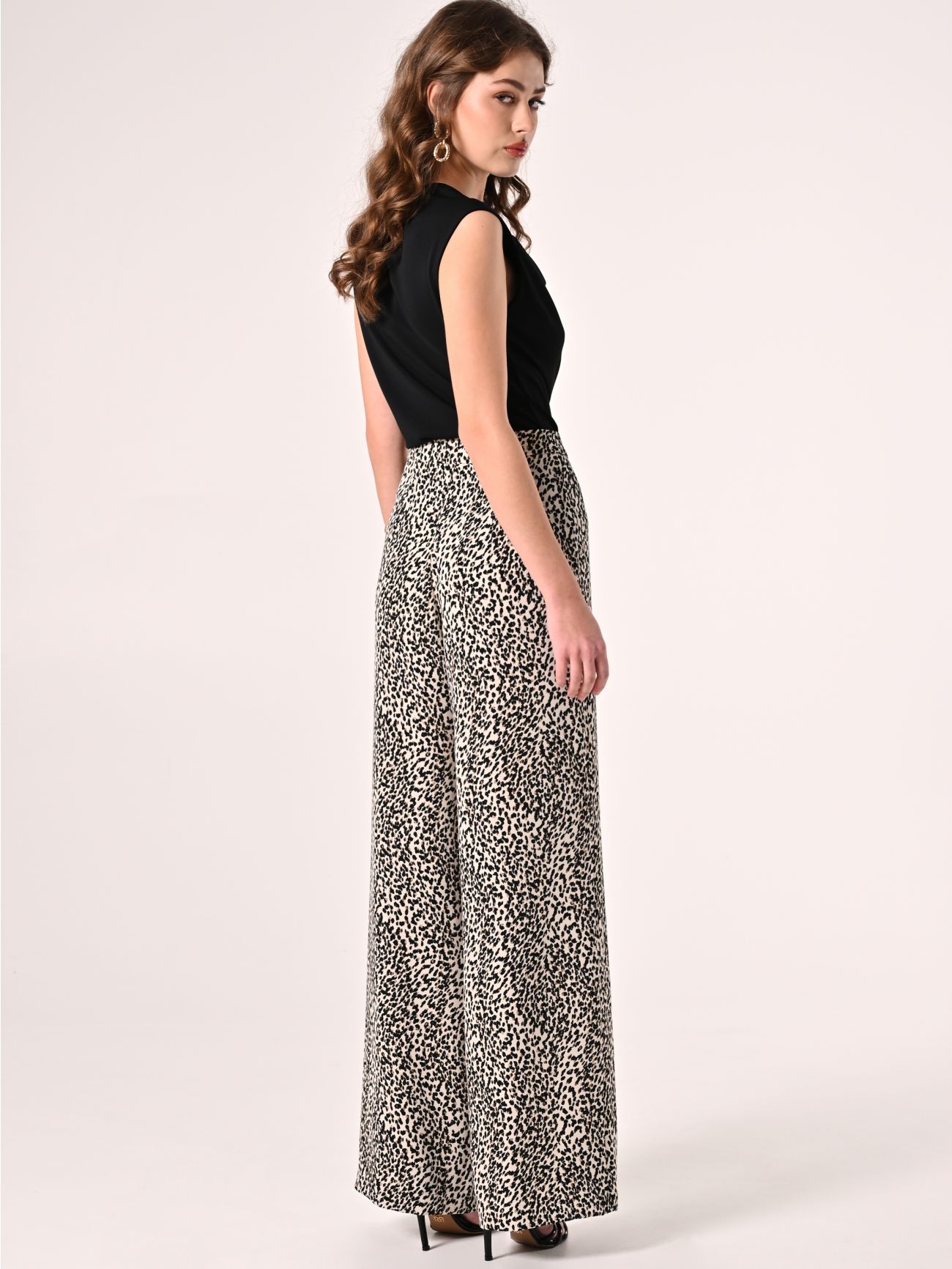 Hose mit Animal-Print und geradem Bein det_3