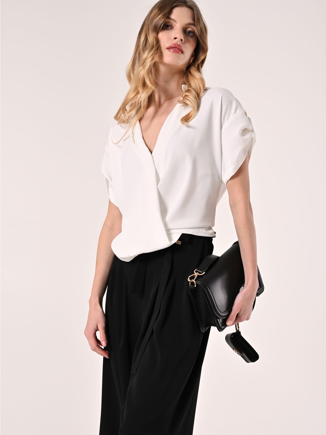 Blusa Asimmetrica Bianca  Rinascimento