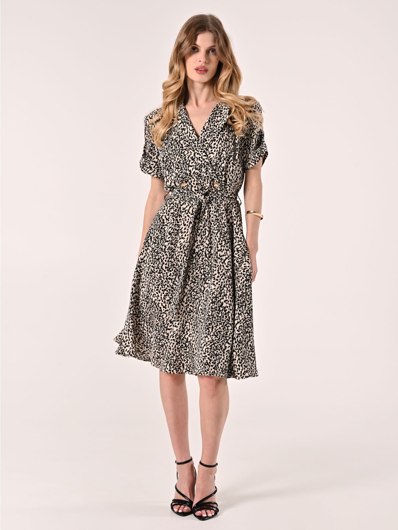 Kurzes Kleid mit Animal-Print in_i7