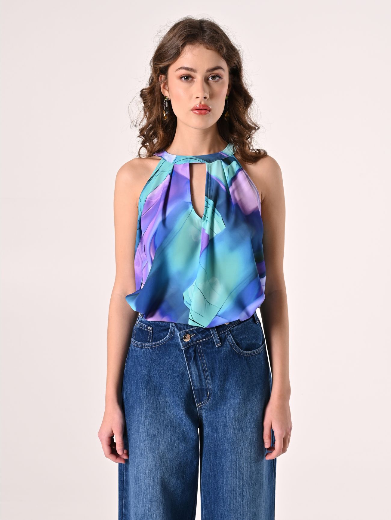 Top con Scollo all'Americana Stampa Astratta  det_2