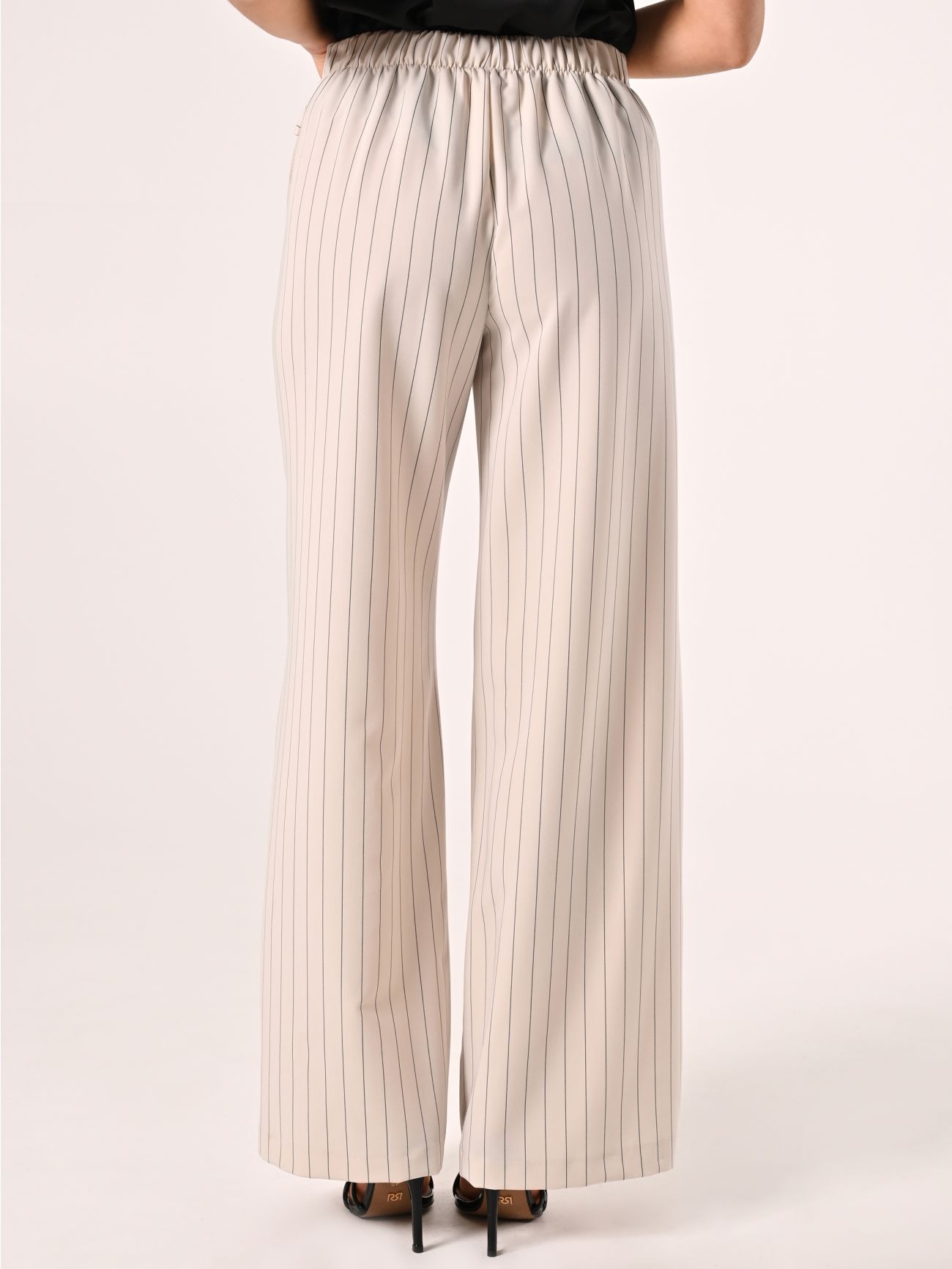 Pantalón blanco con rayas azules det_3