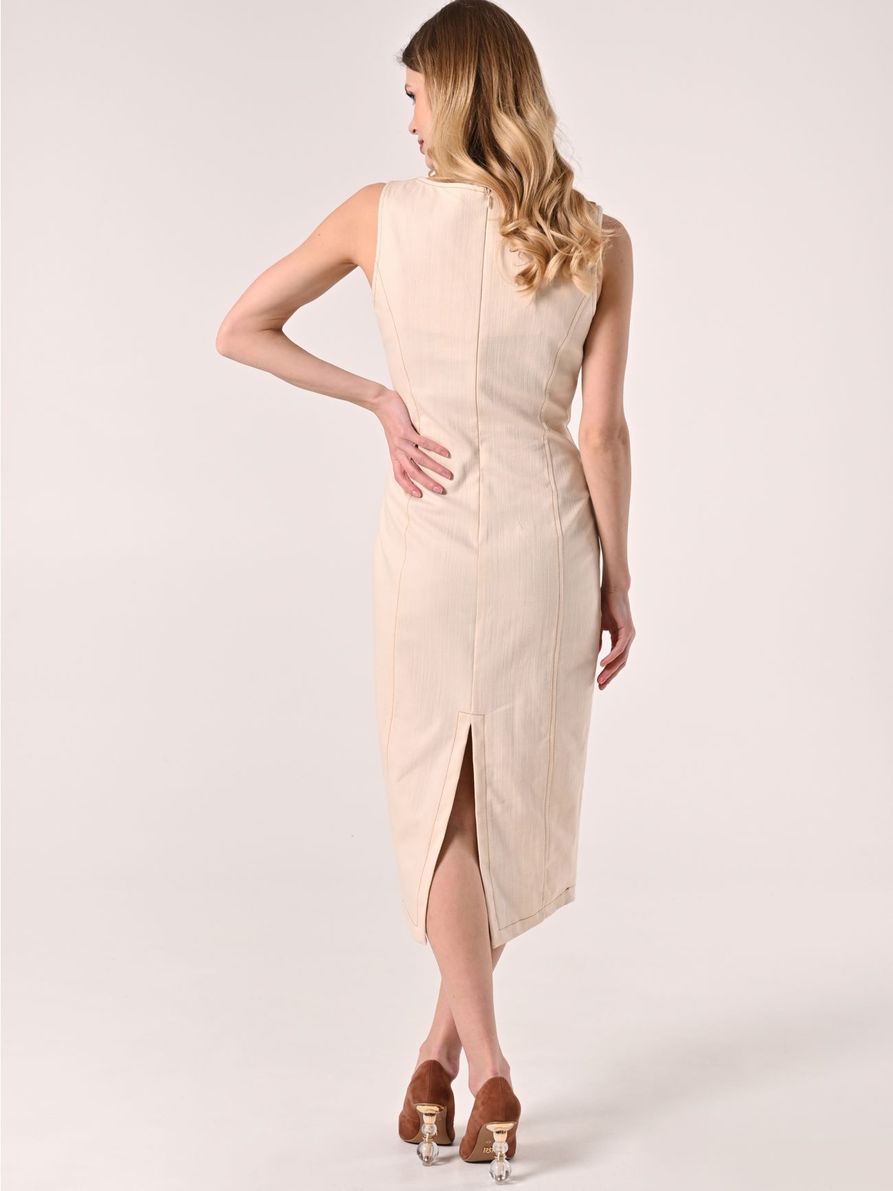 Kleid aus Denim mit Nieten und Nähten in Kontrastfarbe det_3