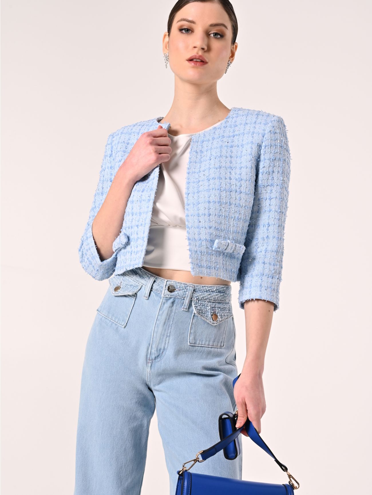 Chaqueta de tweed celeste con microlentejuelas in_i6