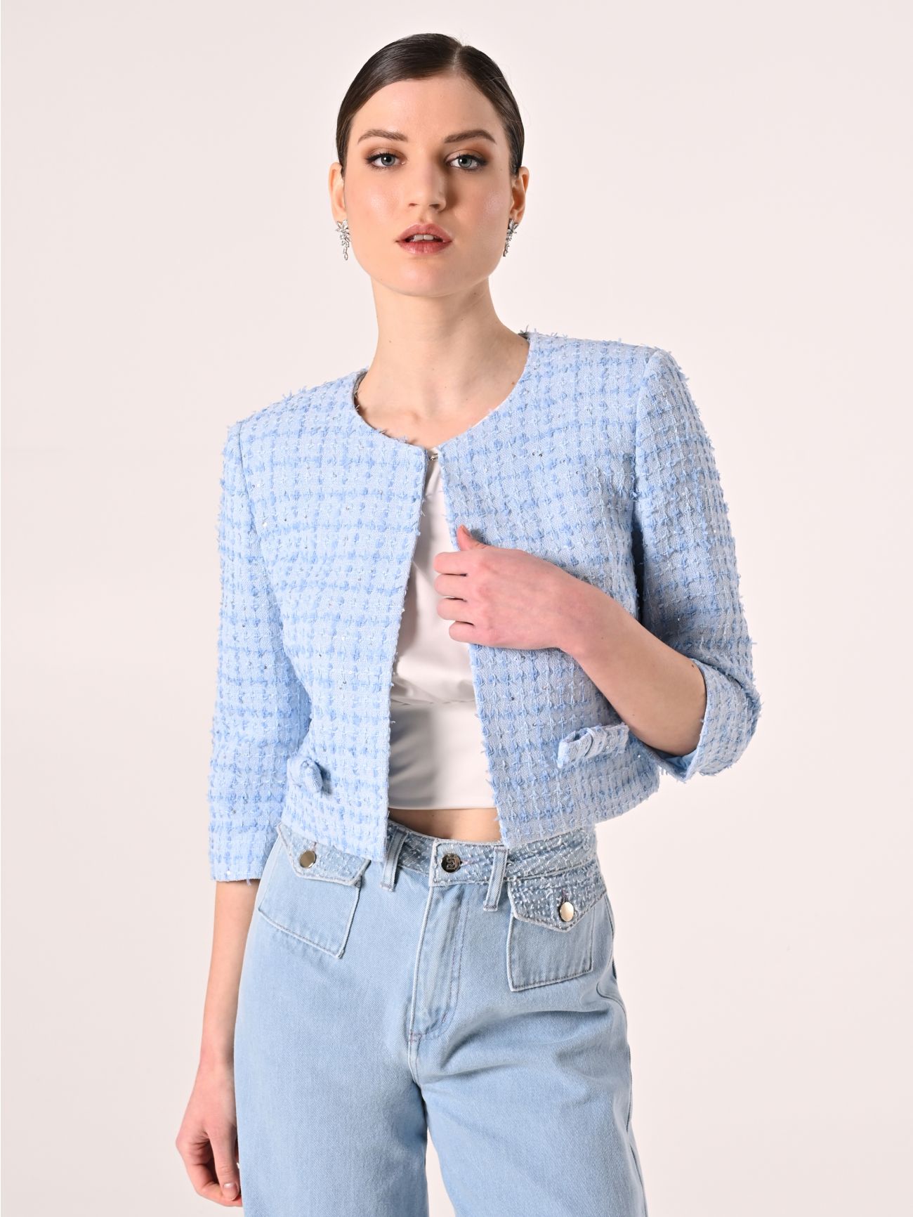 Chaqueta de tweed celeste con microlentejuelas in_i7