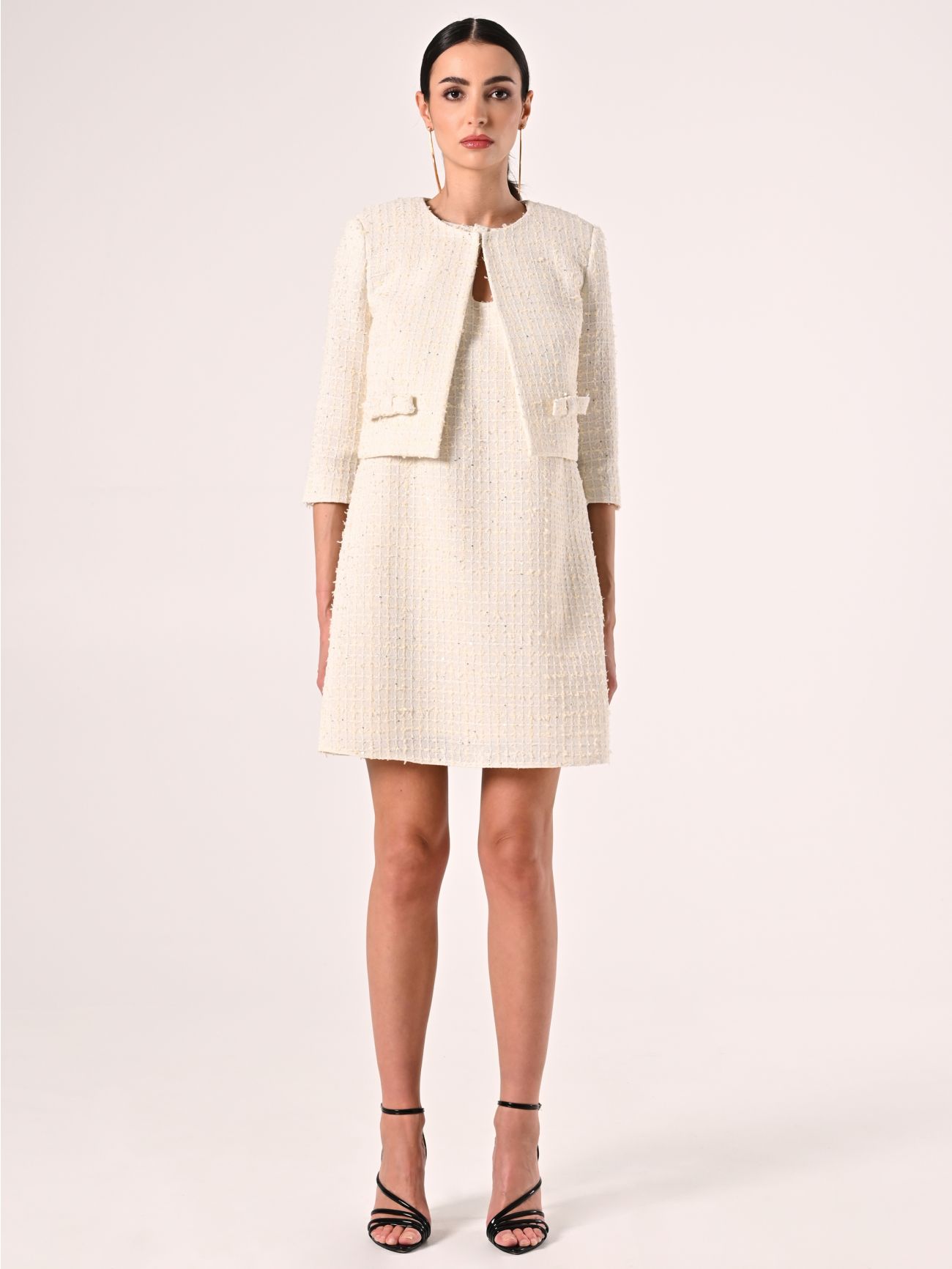 Jacke in hellem Beige aus Tweed mit Mikropailletten det_1