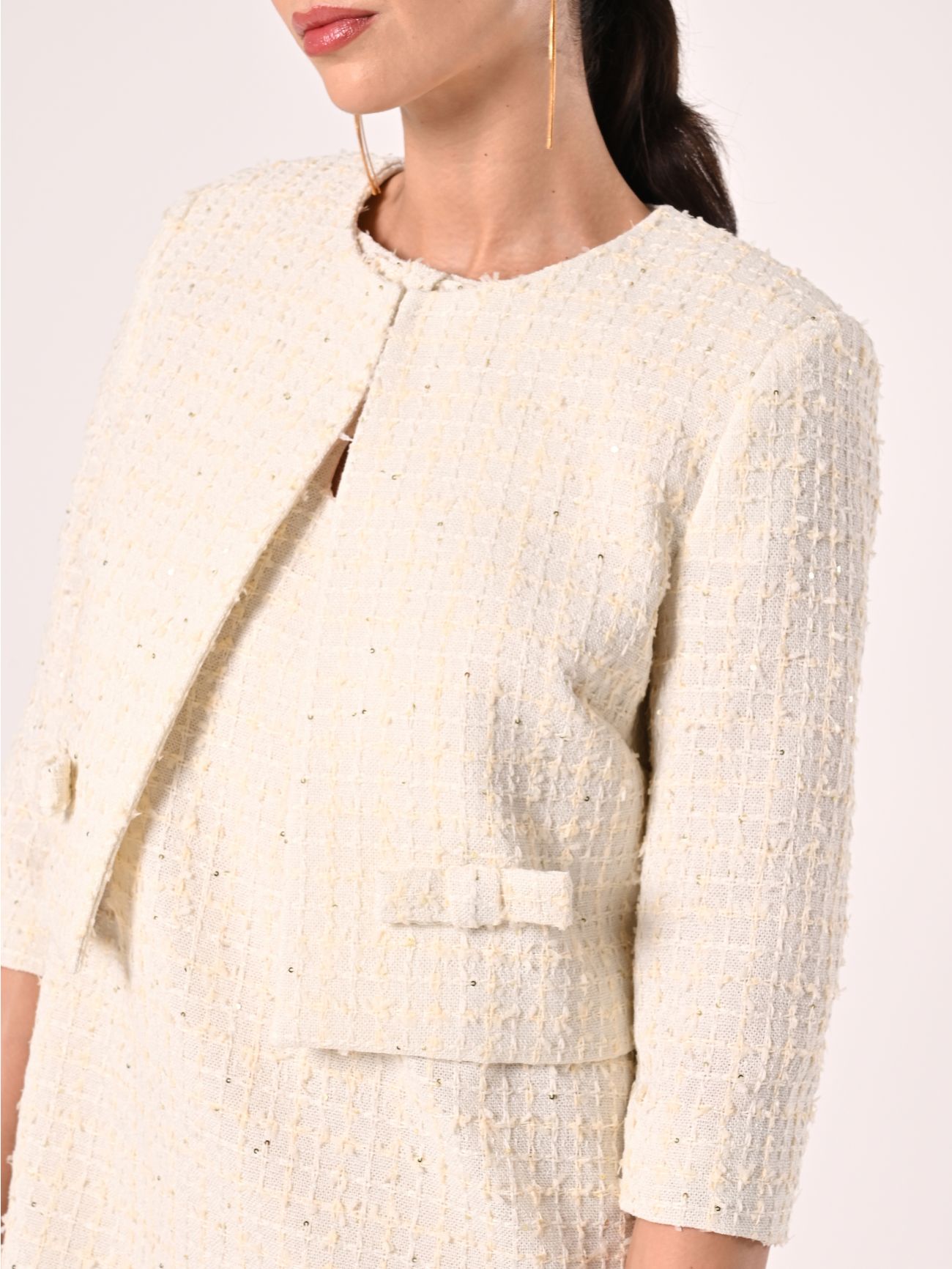 Jacke in hellem Beige aus Tweed mit Mikropailletten in_i5