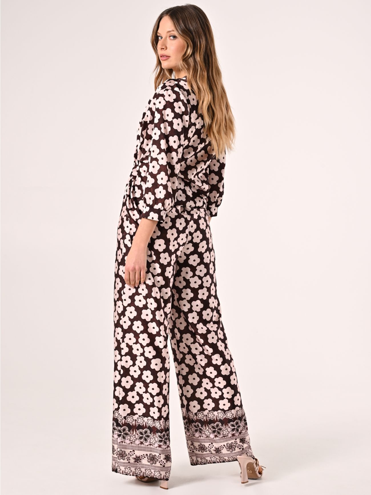 Hose mit Blumenmuster in Rosa & Schokolade det_3
