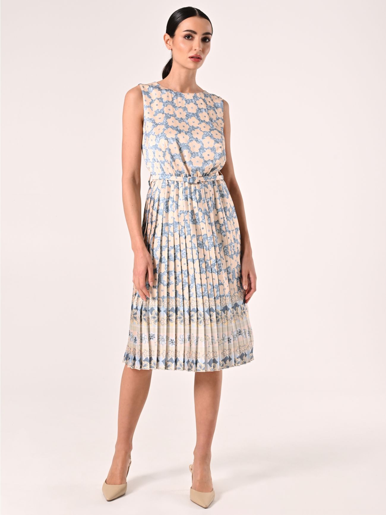 Vestido midi plisado con estampado floral celeste in_i7