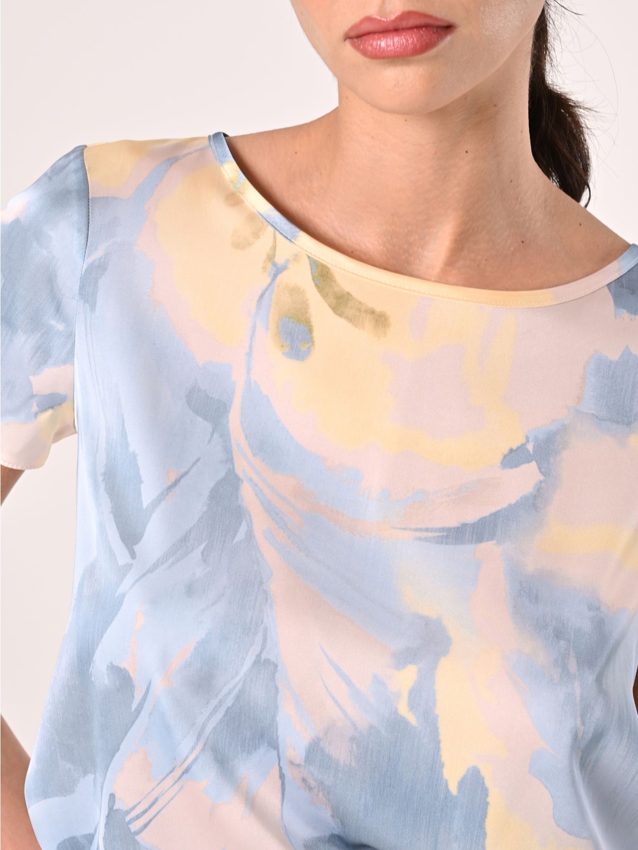 Bedruckte Bluse in Hellblau & Gelb in_i5
