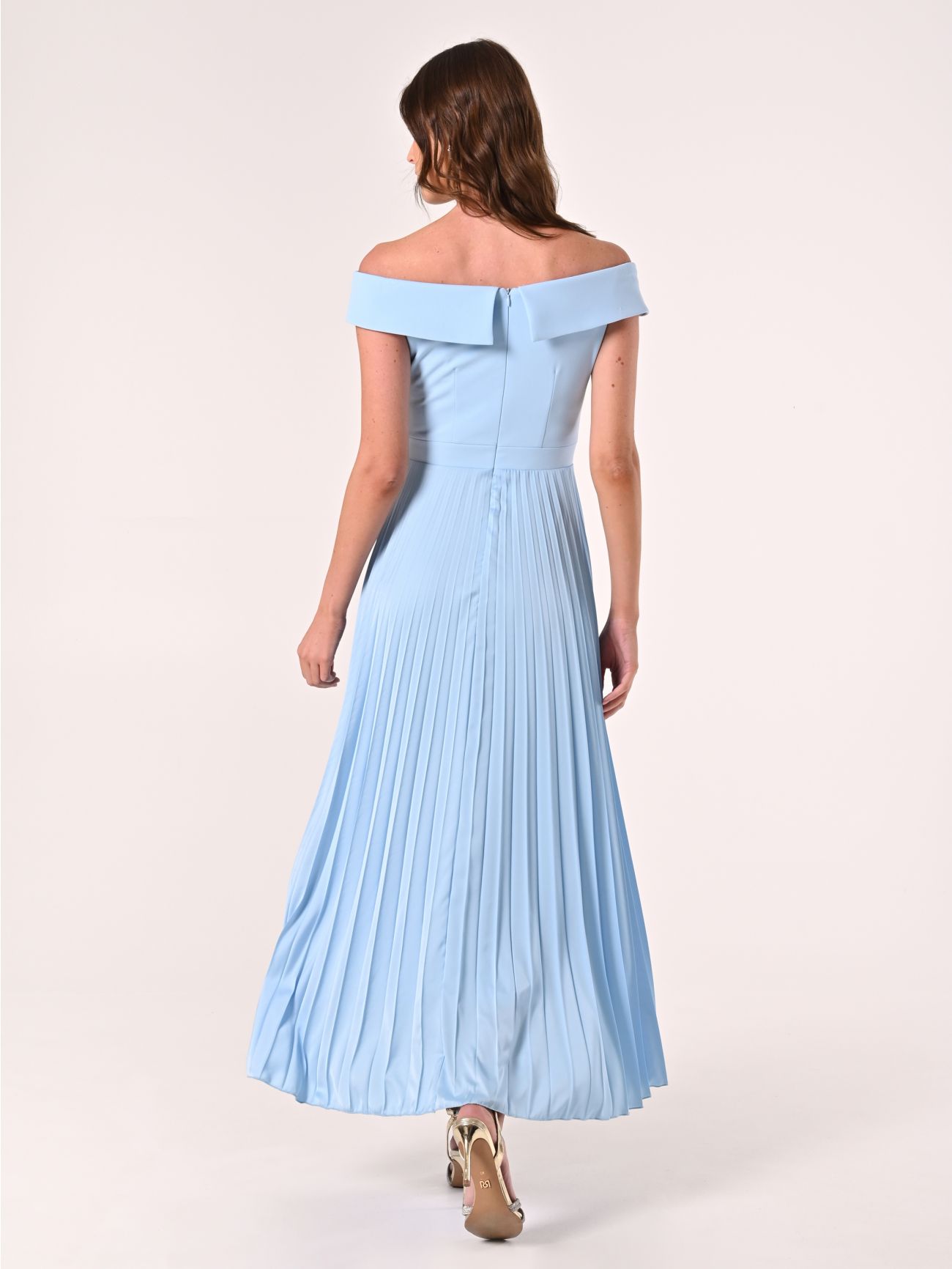 Schulterfreies Kleid in Hellblau mit plissiertem Rock det_3