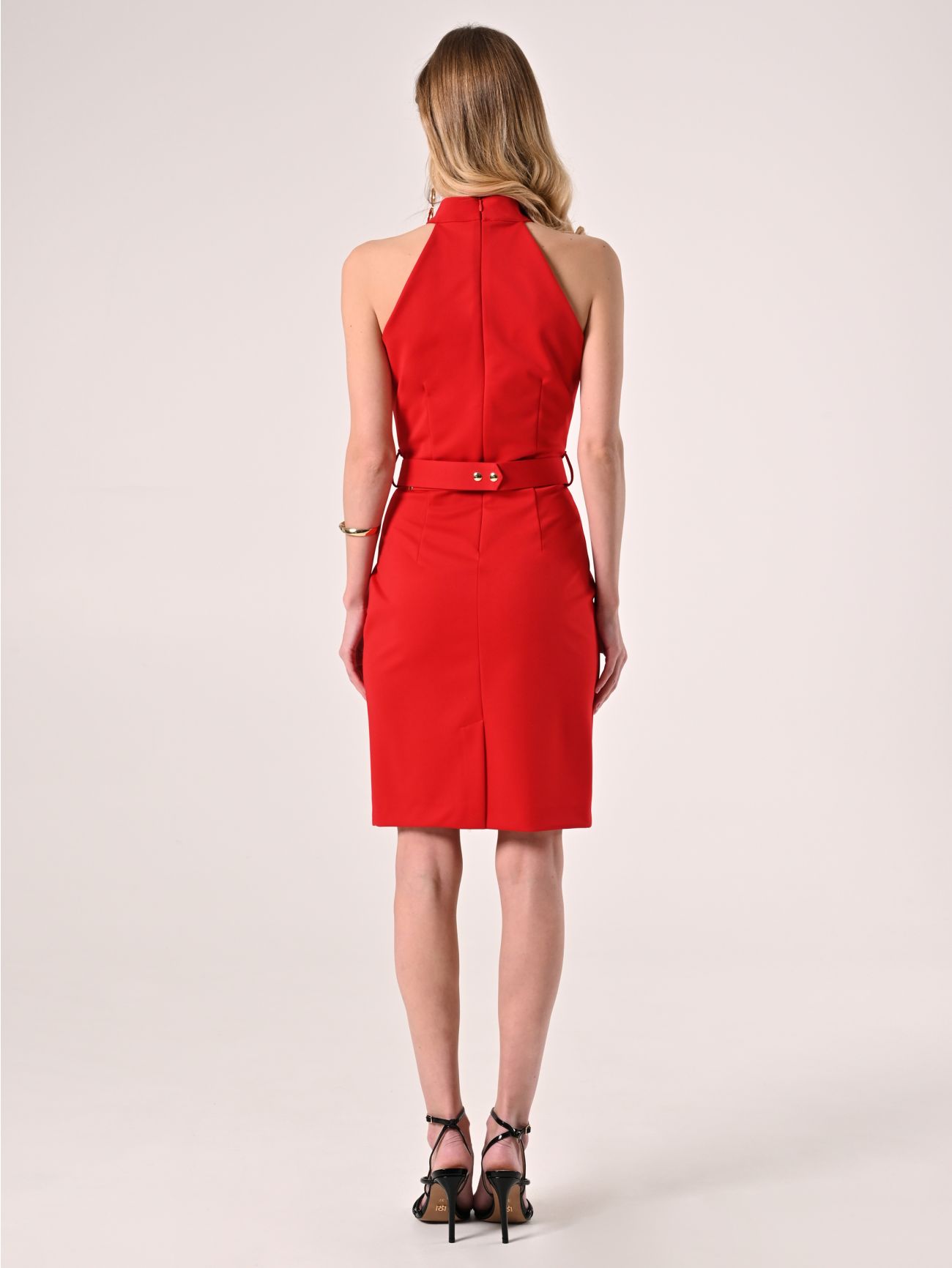 Vestido de tubo rojo con escote americano y cinturón det_3