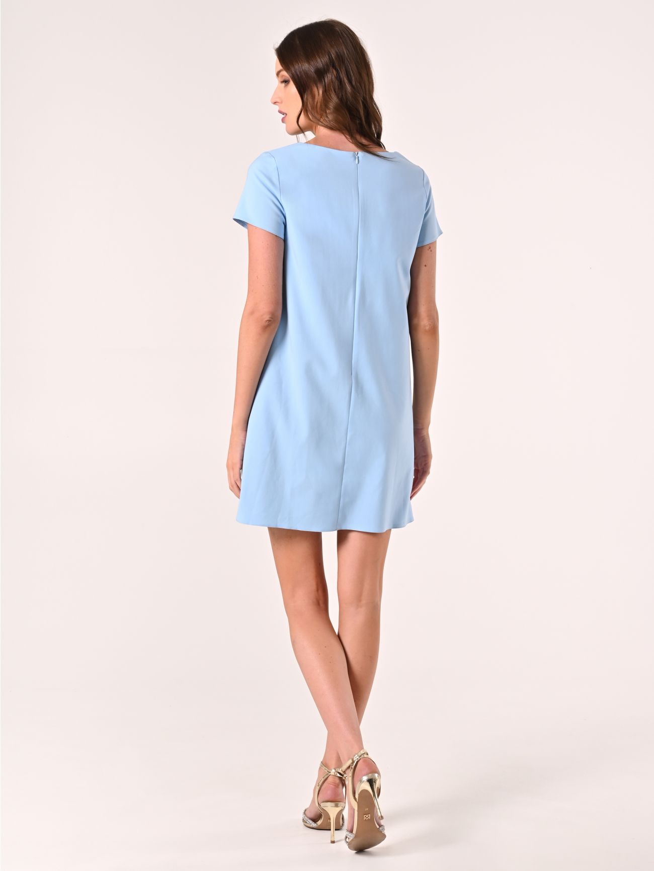 Etuikleid in Hellblau mit Cut-Out-Detail det_3