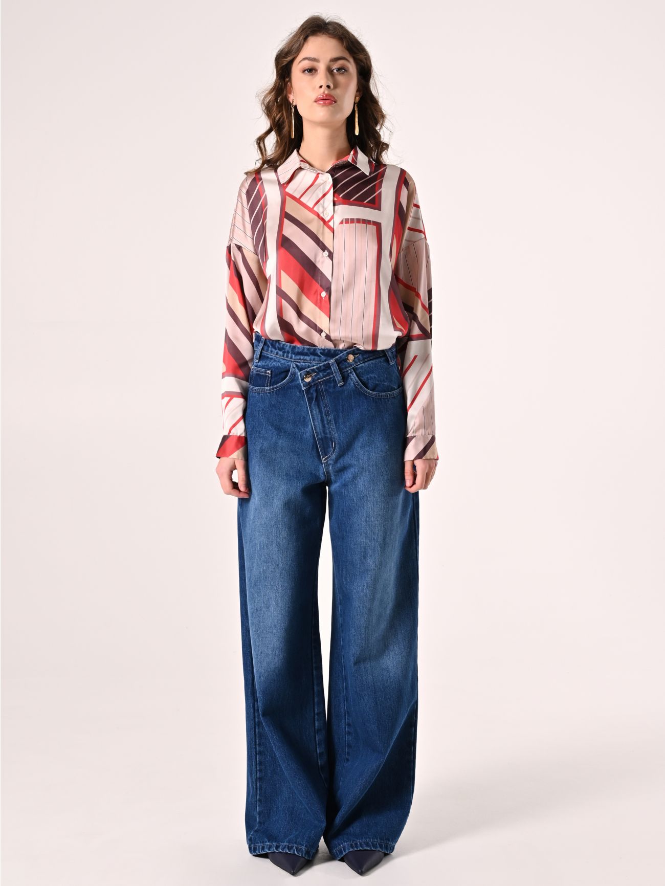 Bluse mit geometrischem Muster in Rostrot det_1