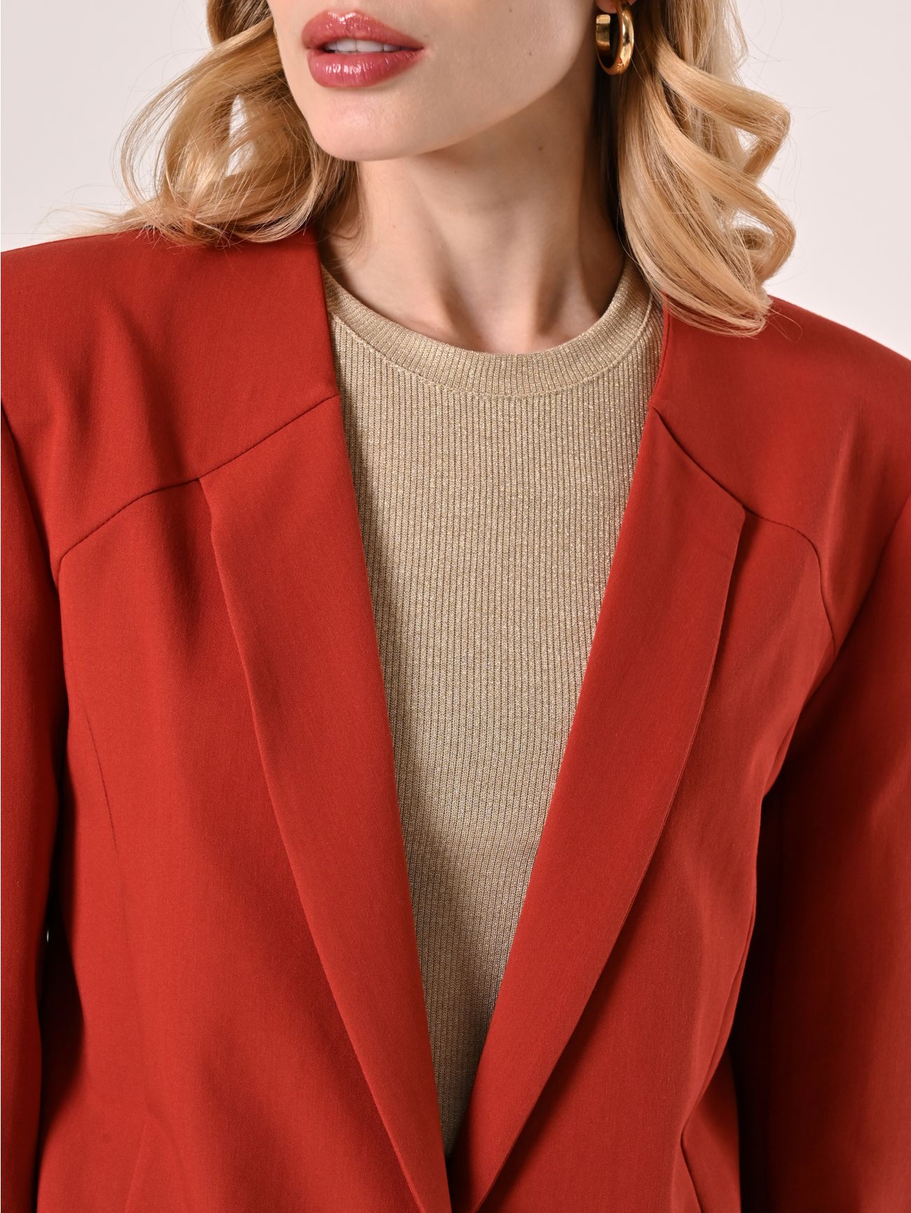 Veste déstructurée couleur terracotta in_i5
