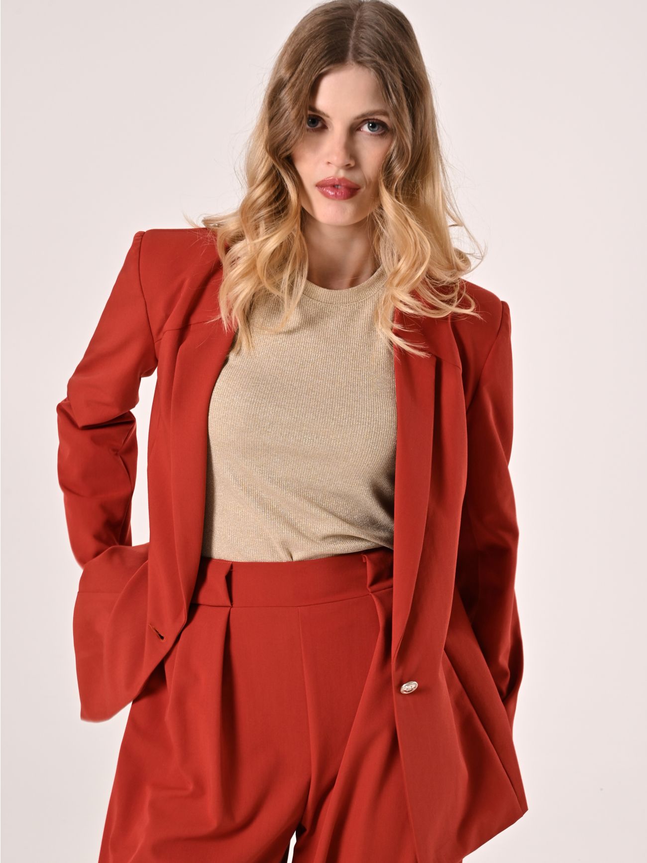 Veste déstructurée couleur terracotta in_i7