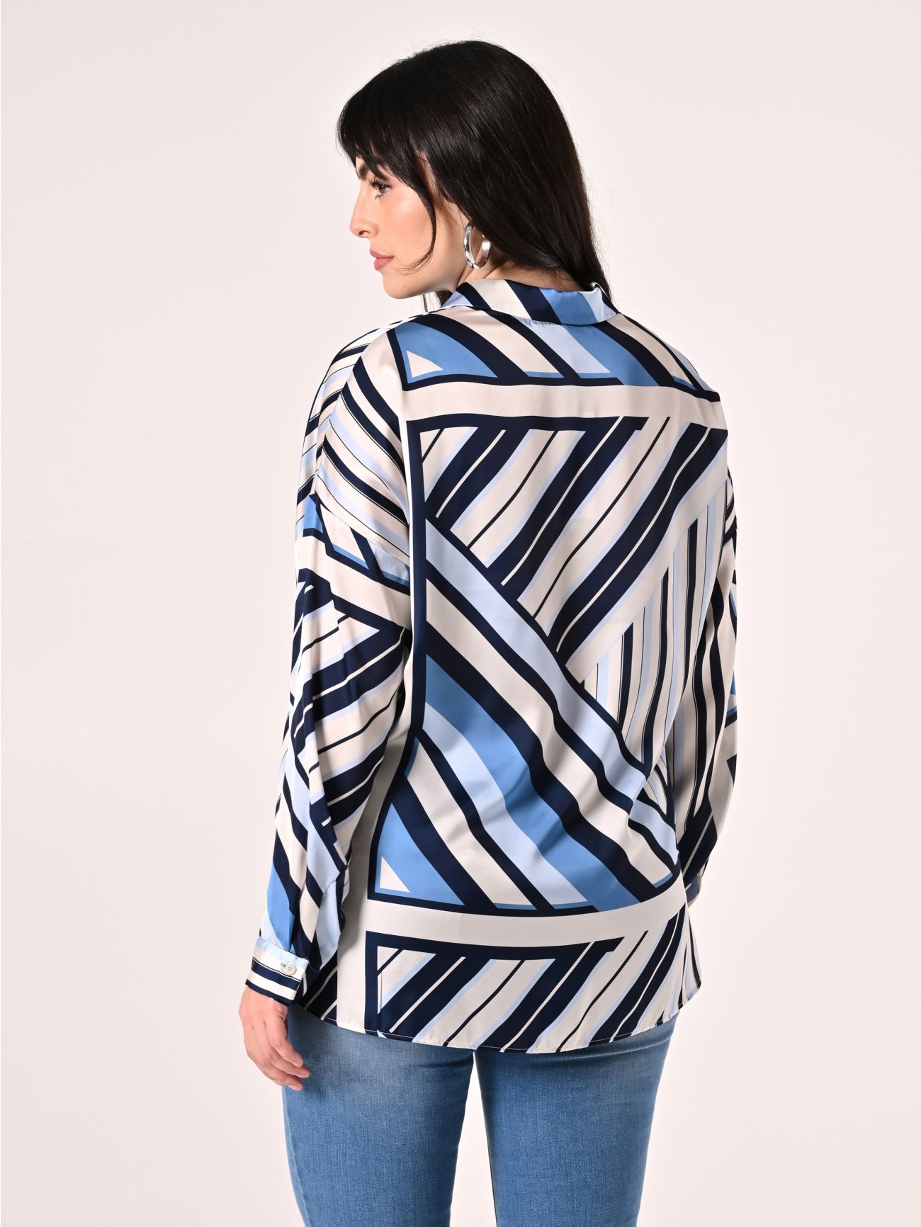 Camisa curvy con rayas celestes det_3
