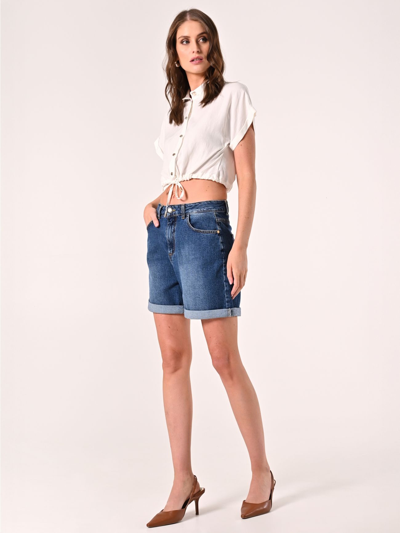 Pantalón corto en denim de lavado uniforme in_i7