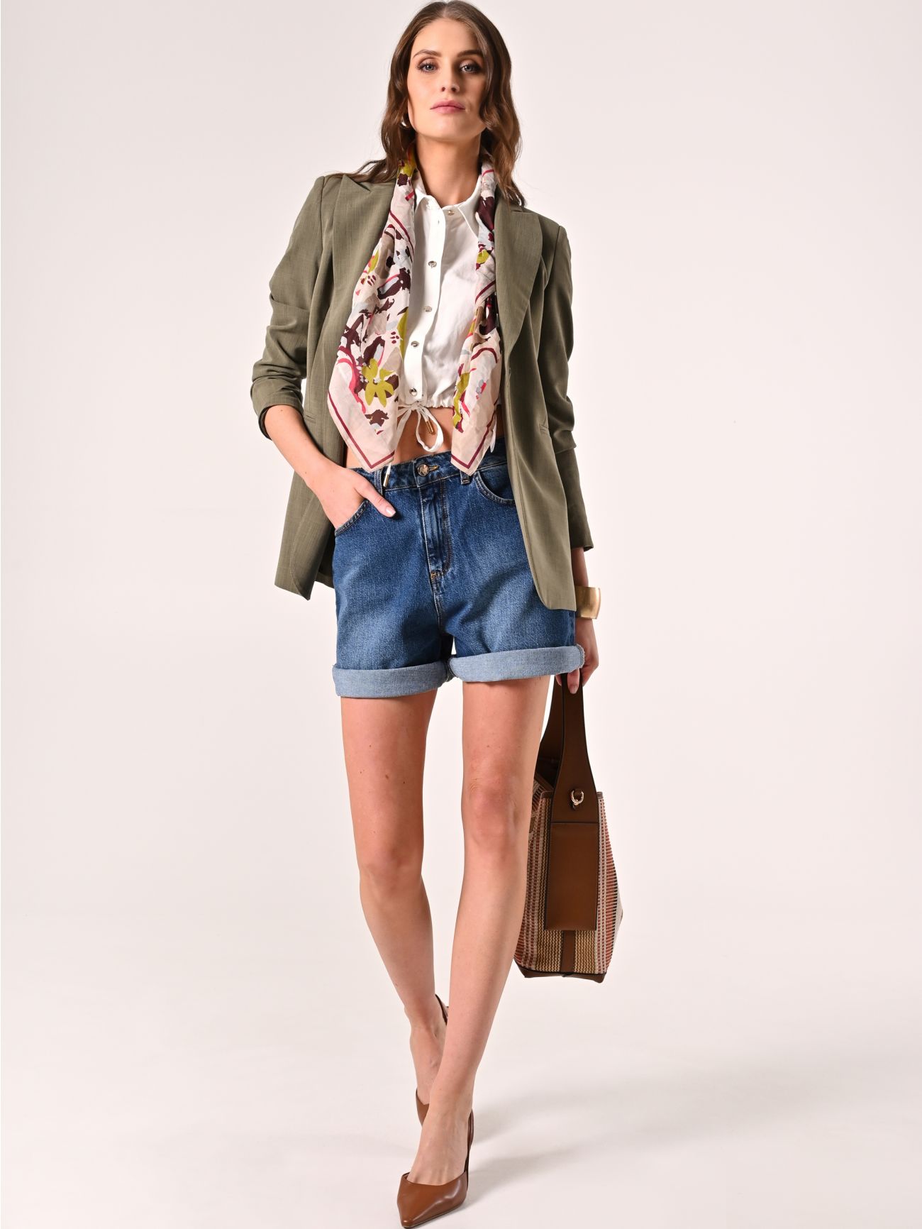 Shorts in Denim dal Lavggio Uniforme  Rinascimento