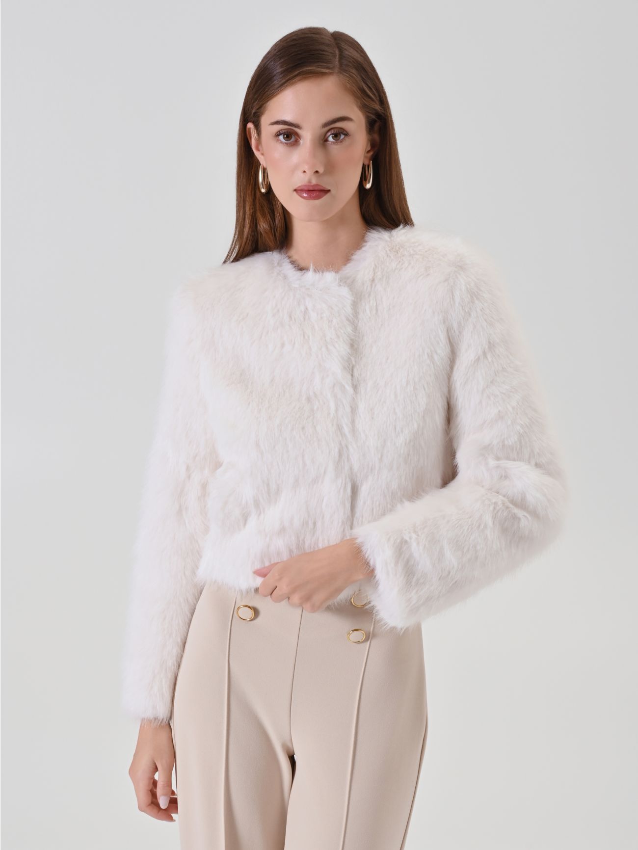 Giacca corta bianca in faux fur in_i7