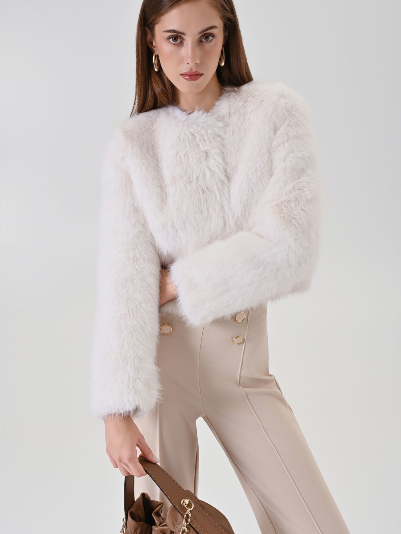 Giacca corta bianca in faux fur sp_e1