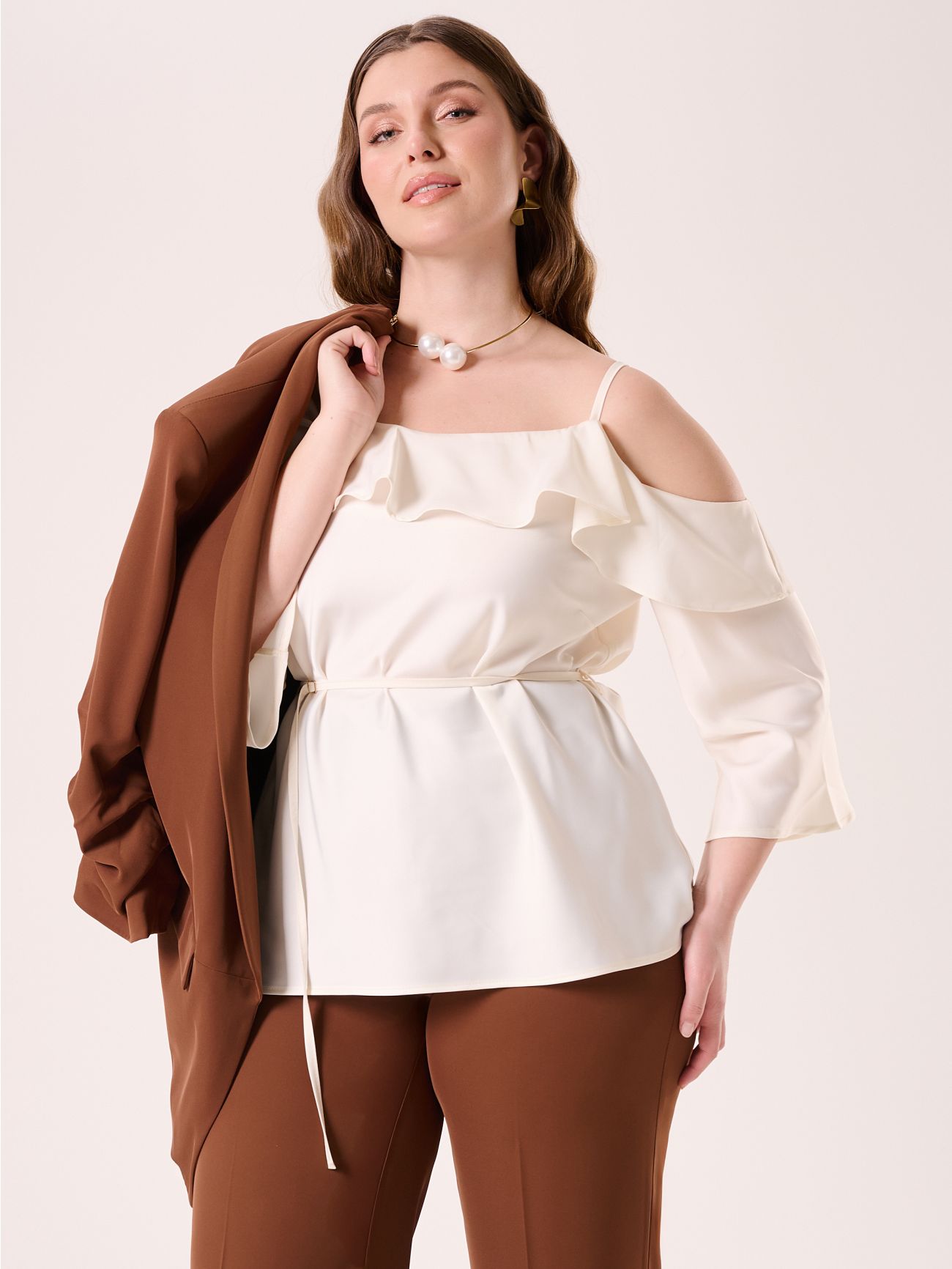 Curvy White Blouse with Thin Belt  Rinascimento