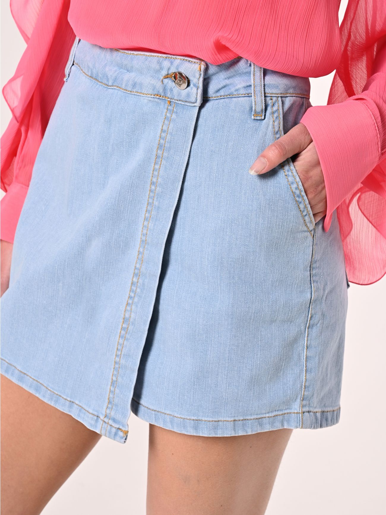 Skort en denim de lavado claro in_i5