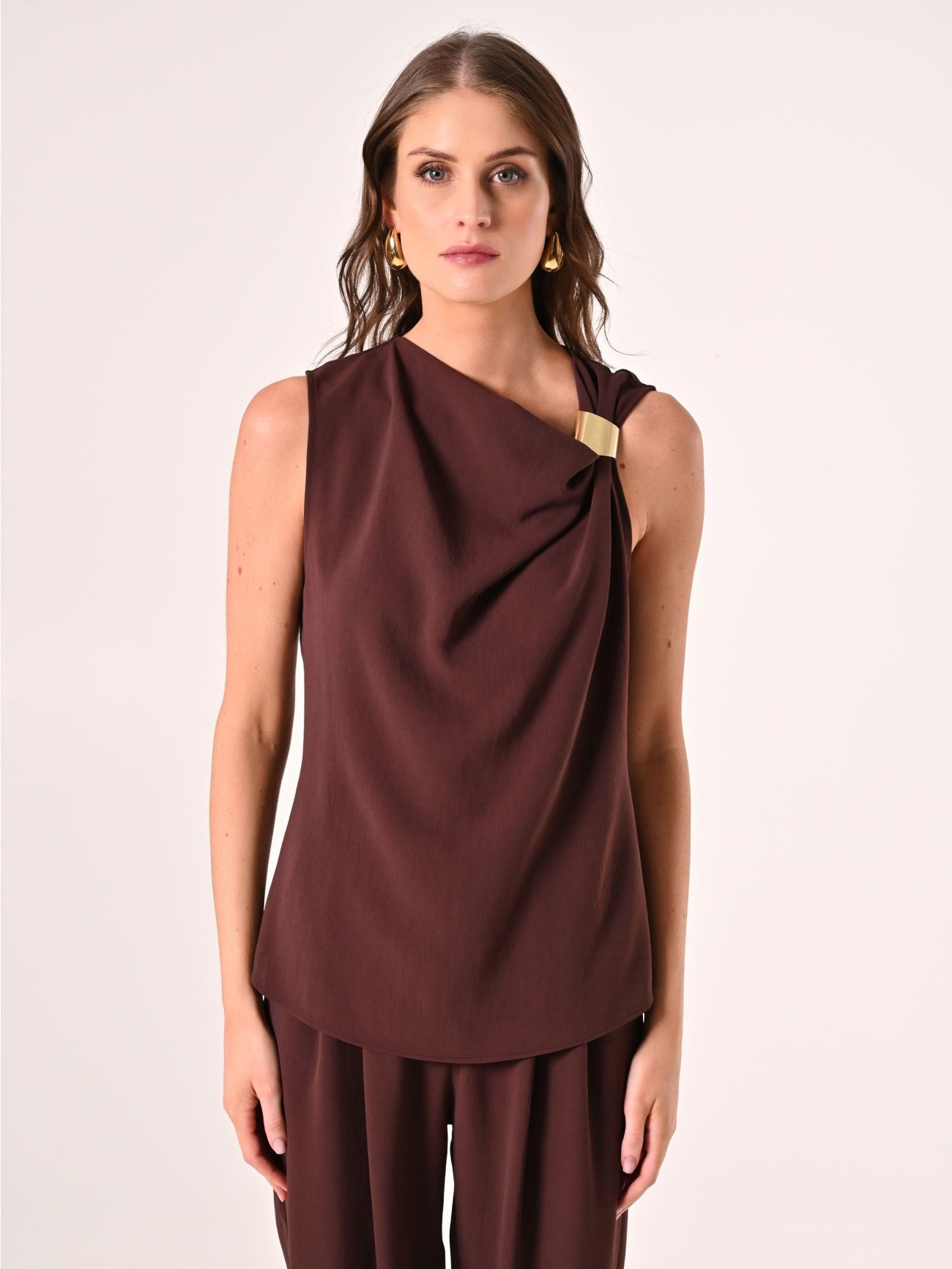 Top marron couleur chocolat effet gaufré det_2