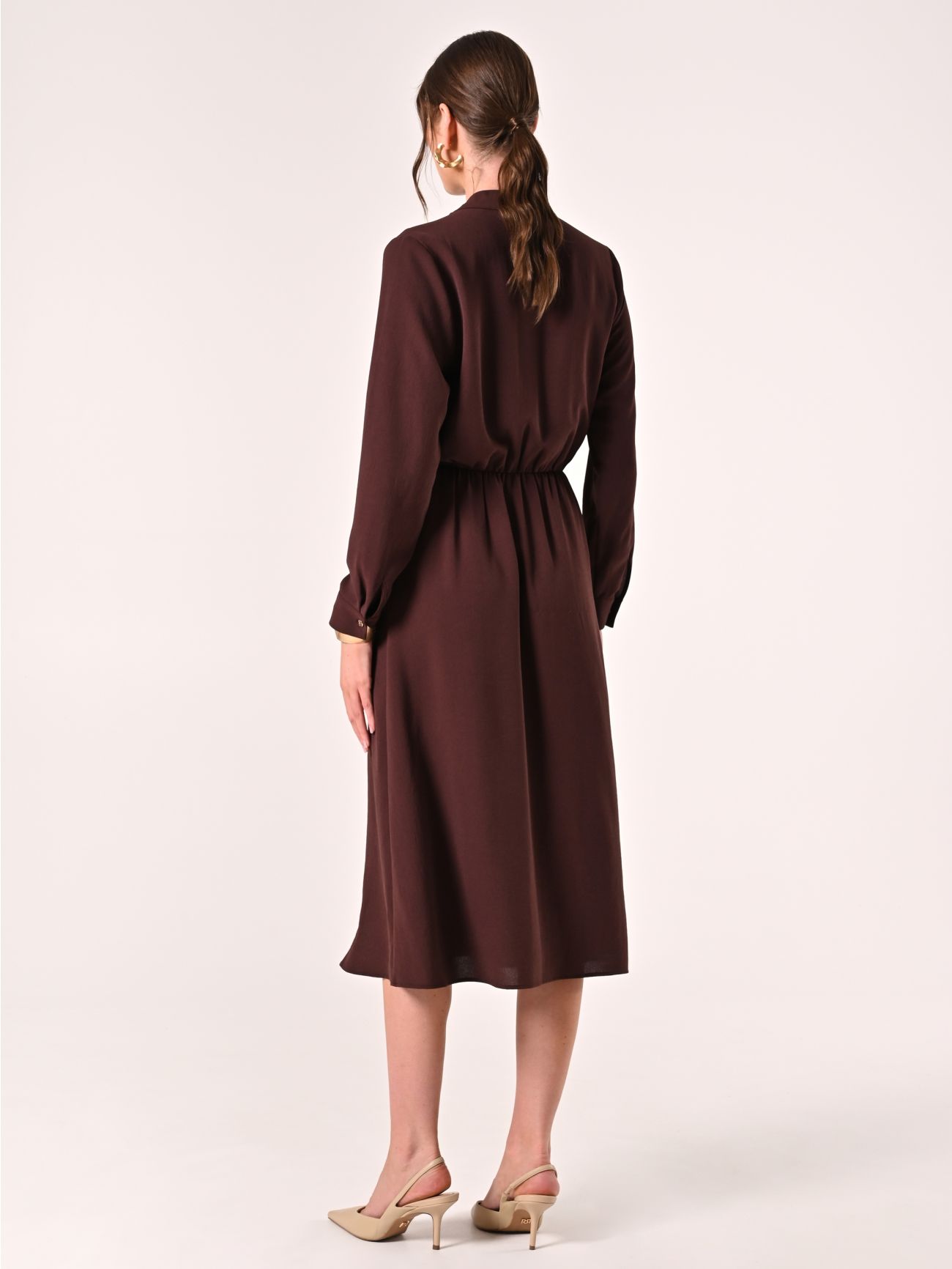 Robe midi couleur chocolat effet gaufrée det_3