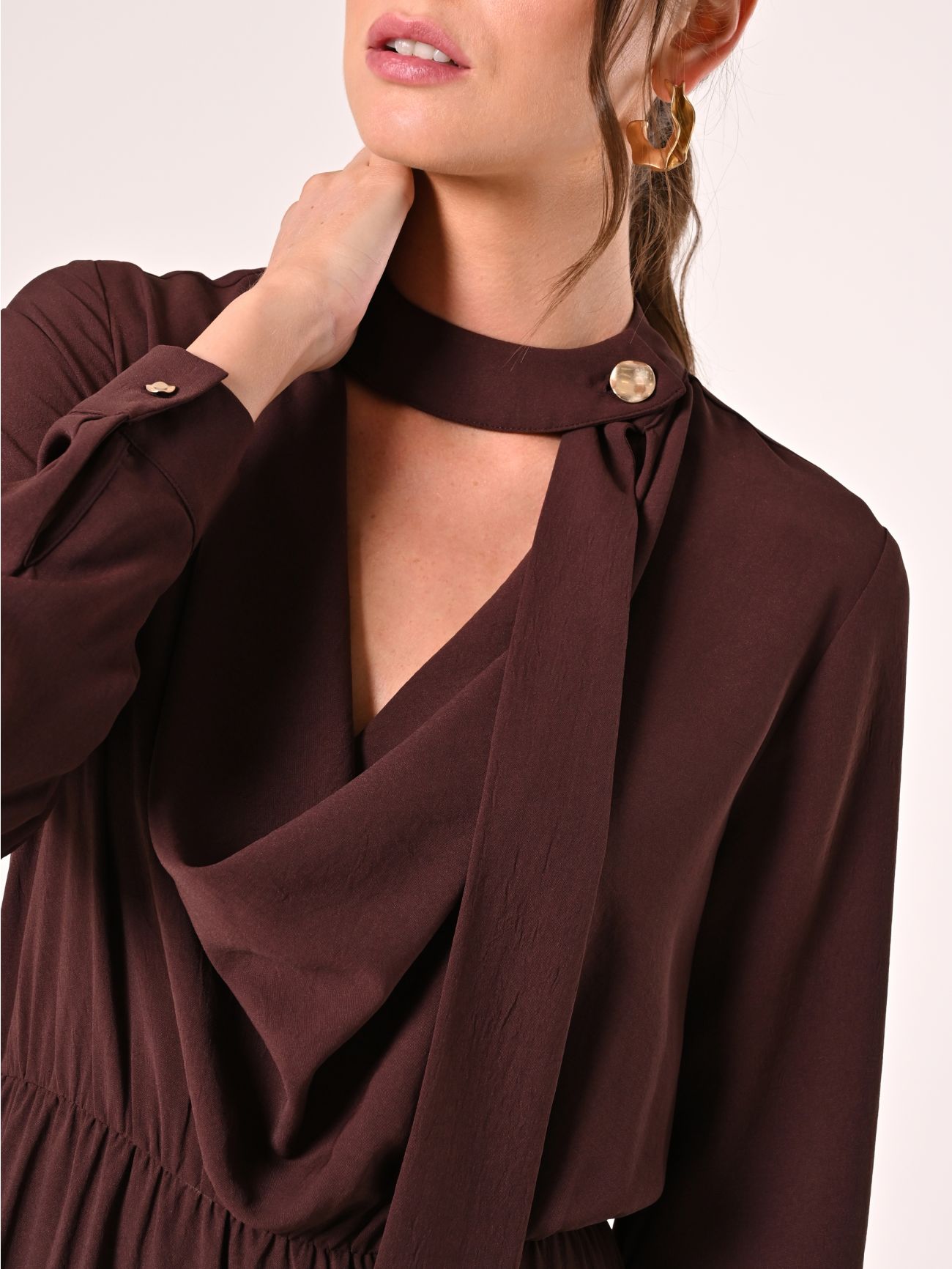 Robe midi couleur chocolat effet gaufrée in_i5