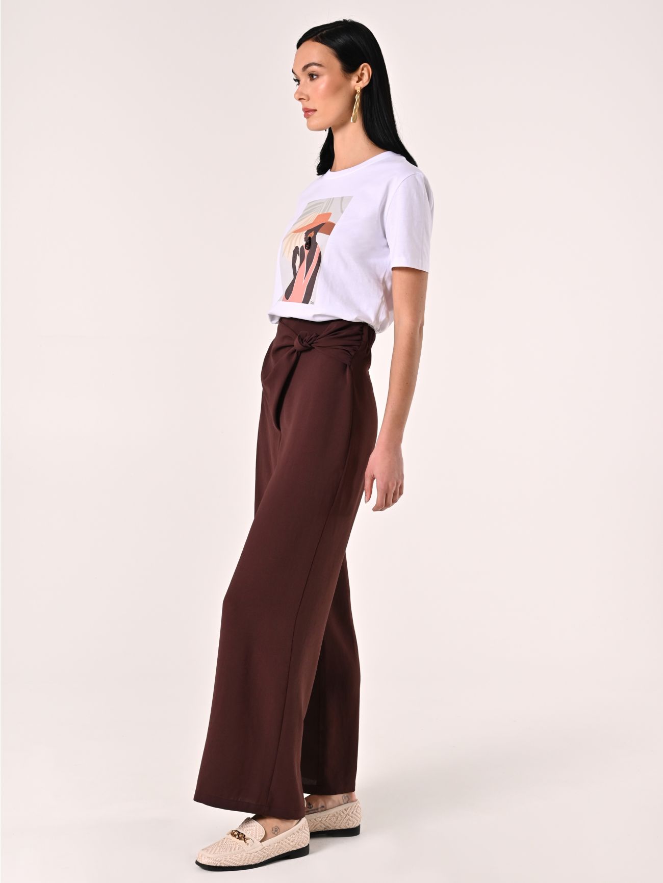 Textured Chocolate Trousers with Knot in_i7