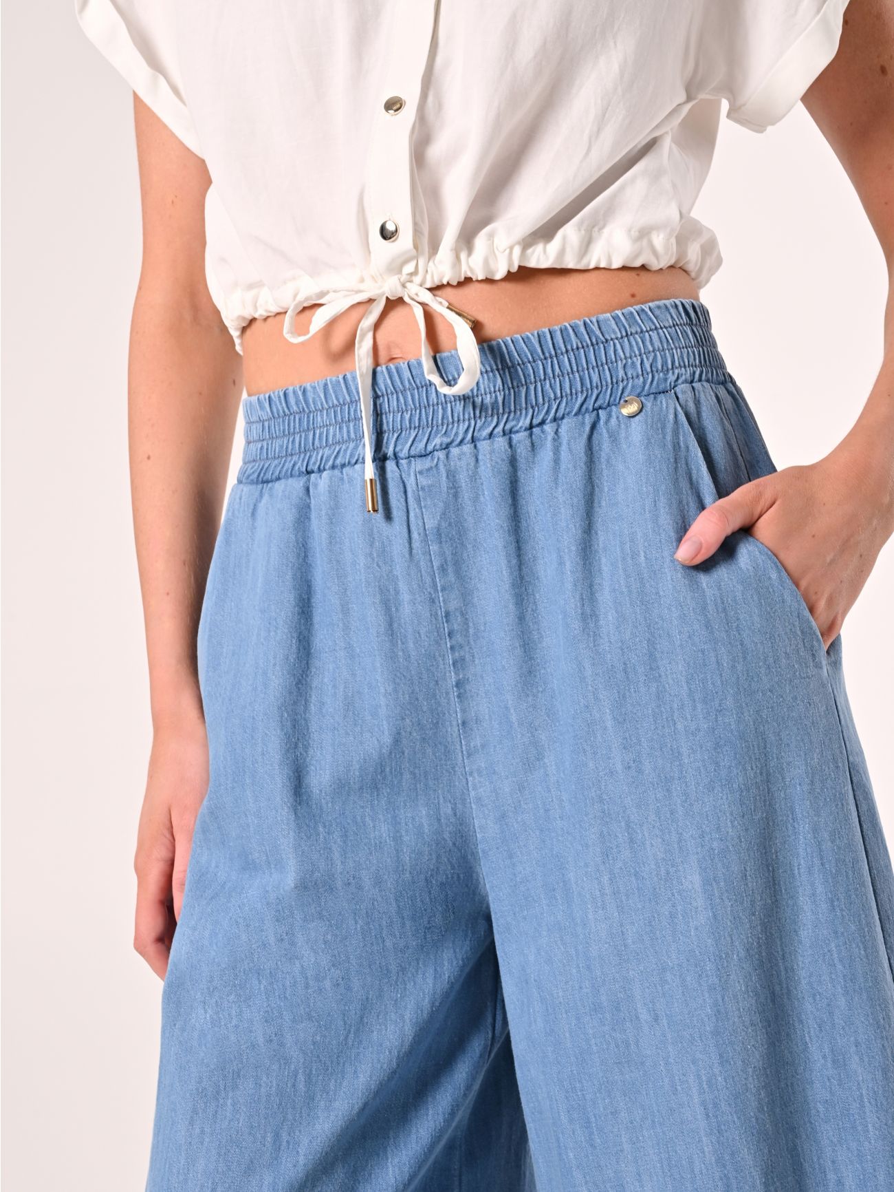 Wide Jeans in Light Fabric in_i5