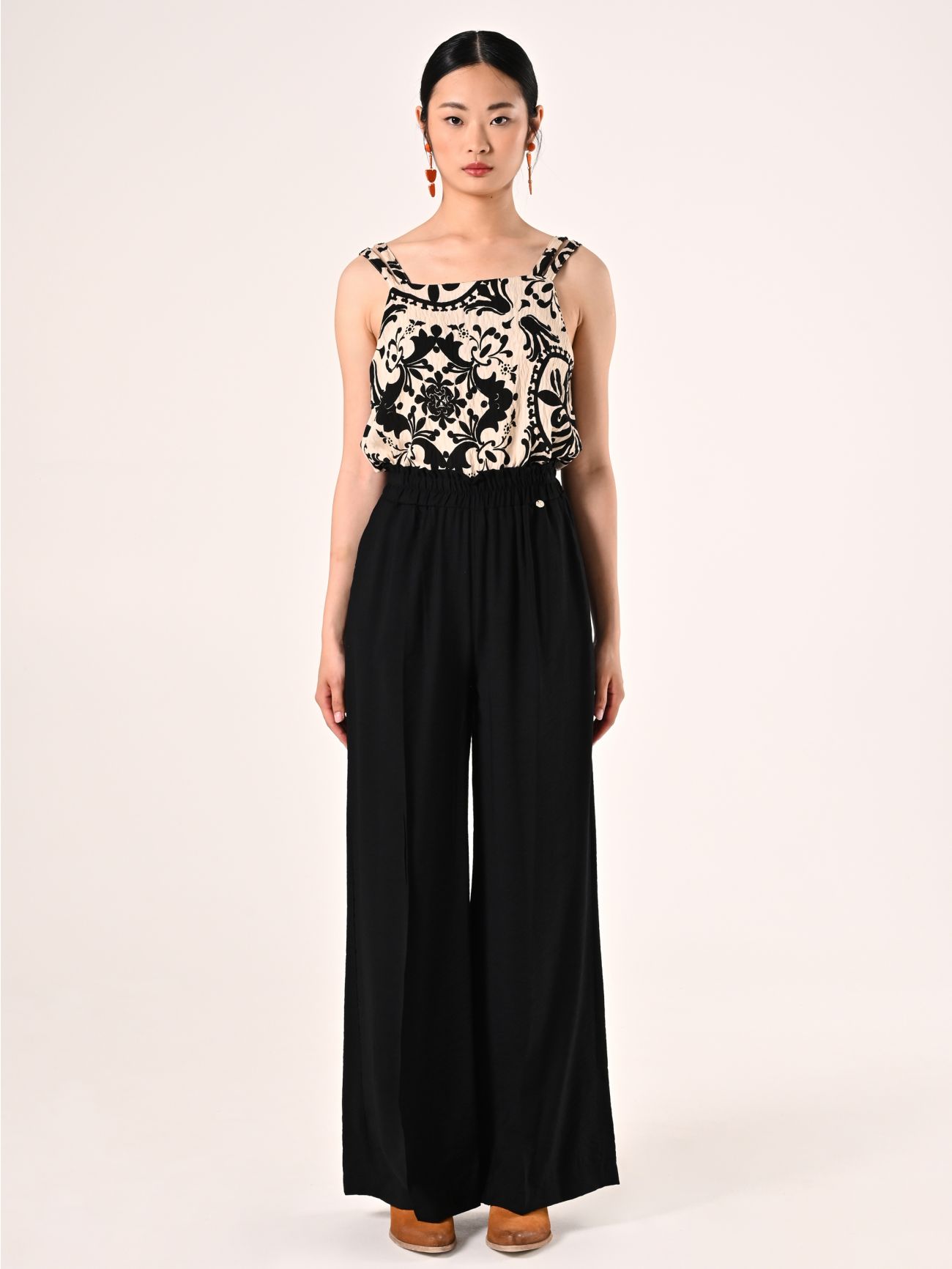 Flowy Black Trousers det_1