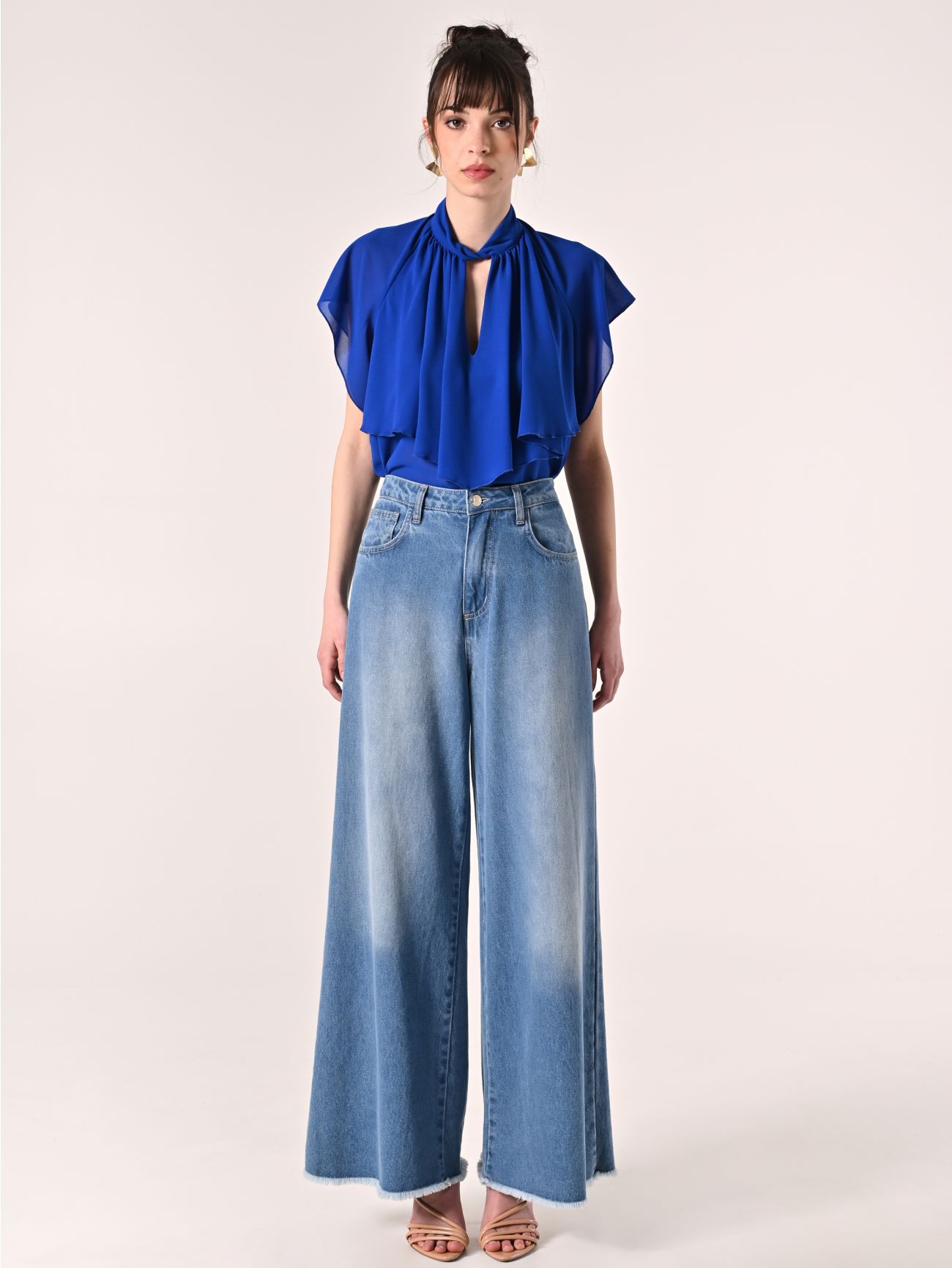 Blusa azul china con volantes det_1