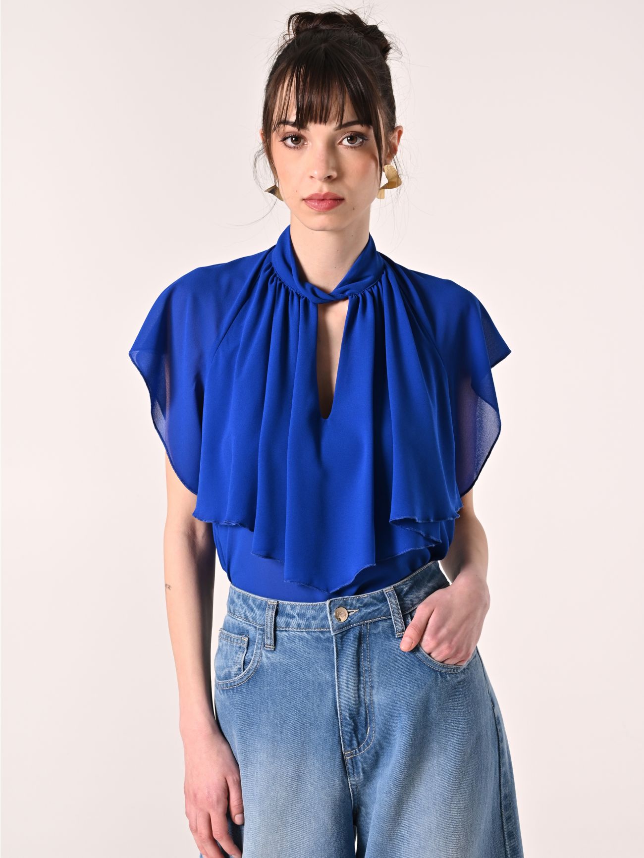 Blusa azul china con volantes in_i7