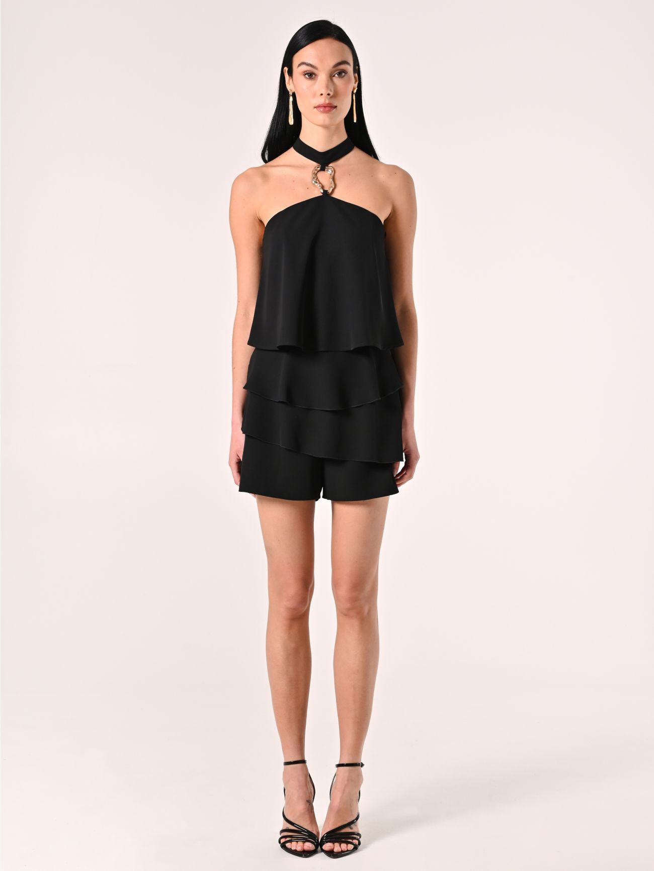 Kurzer Overall mit Volants in Schwarz det_1