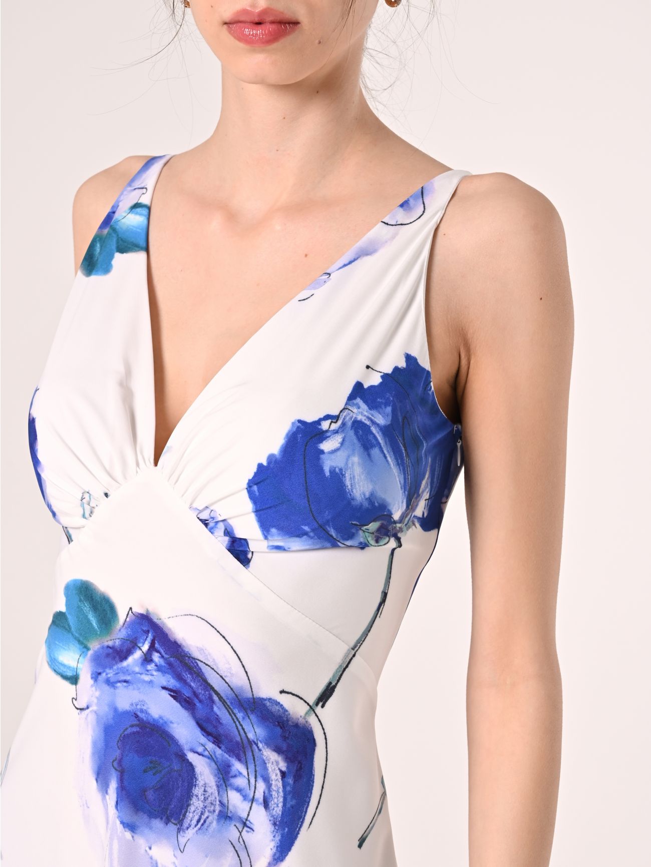 Vestido largo con estampado floral azul in_i5