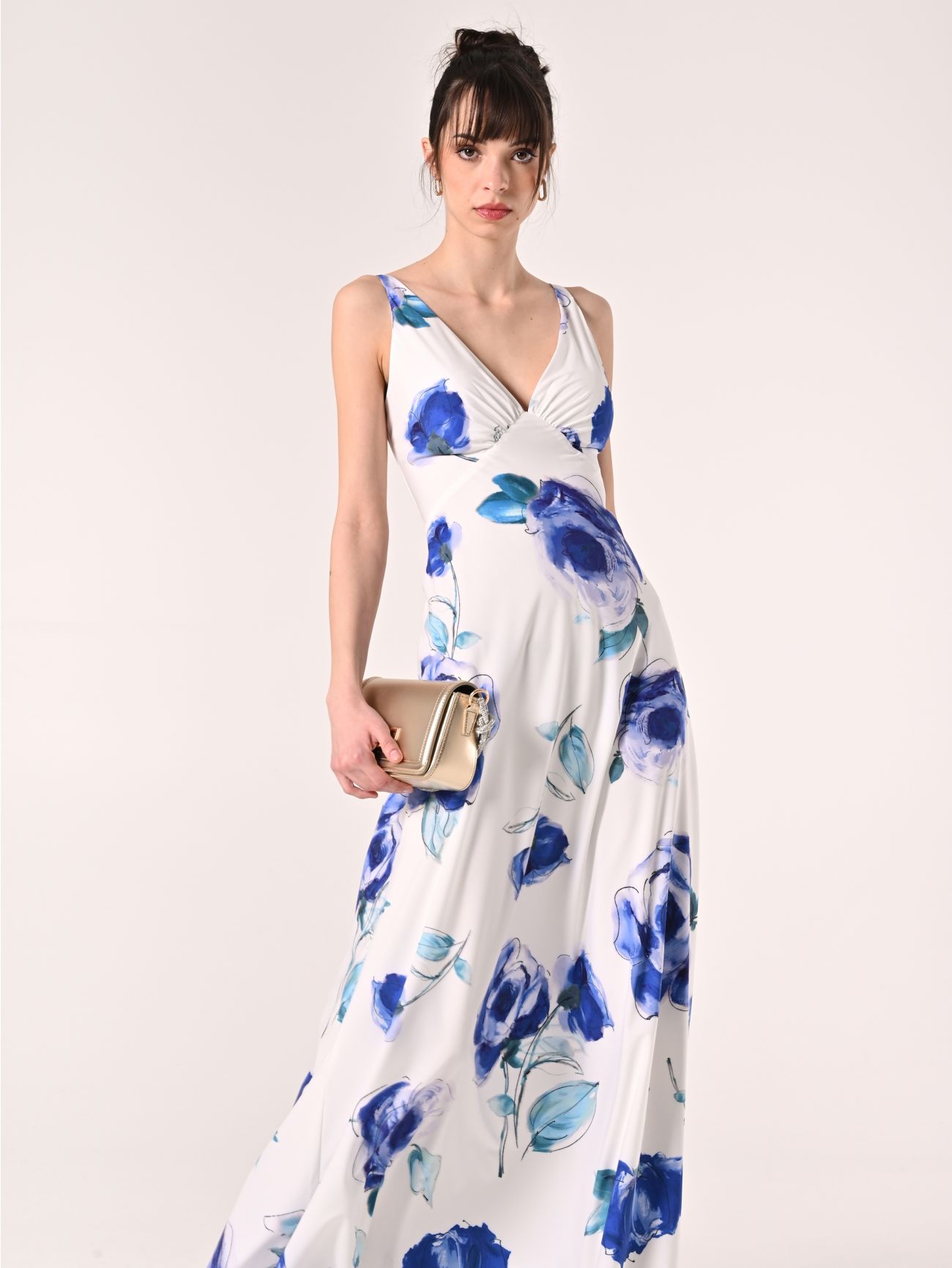 Vestido largo con estampado floral azul sp_e1