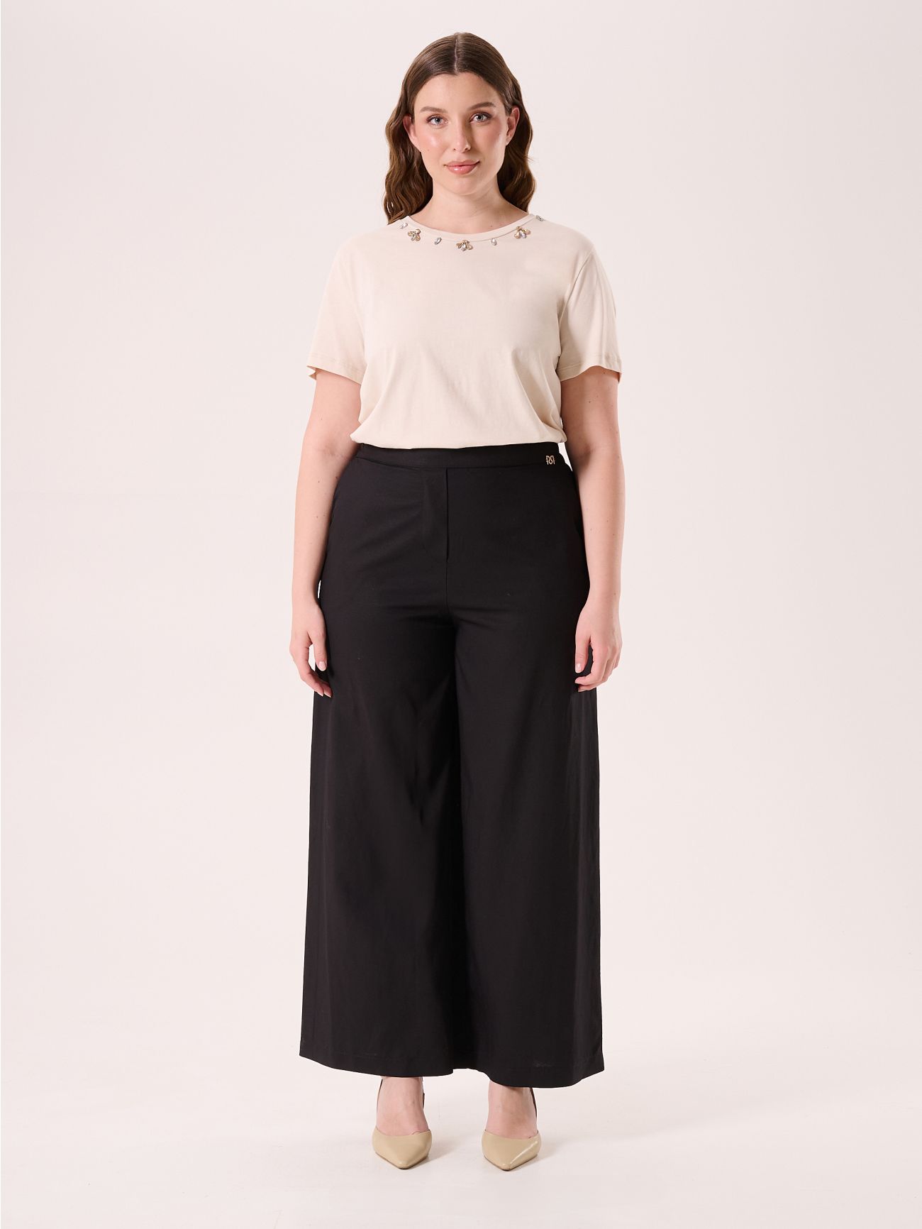Curvy Black Trousers in Viscose Linen det_1