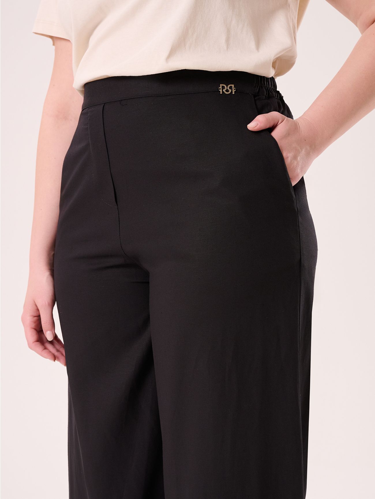 Curvy Black Trousers in Viscose Linen in_i5