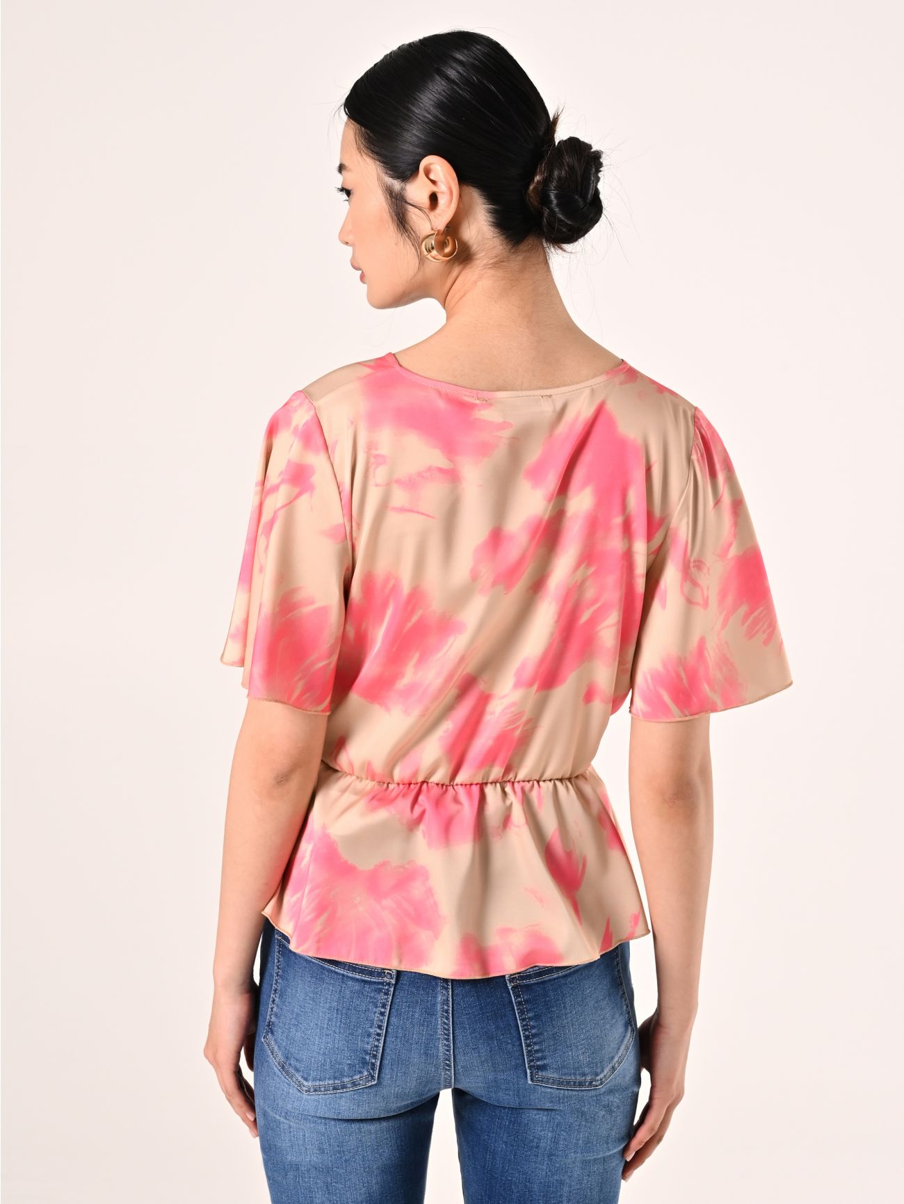 Blusa con estampado abstracto beige oscuro y rosa camelia det_3