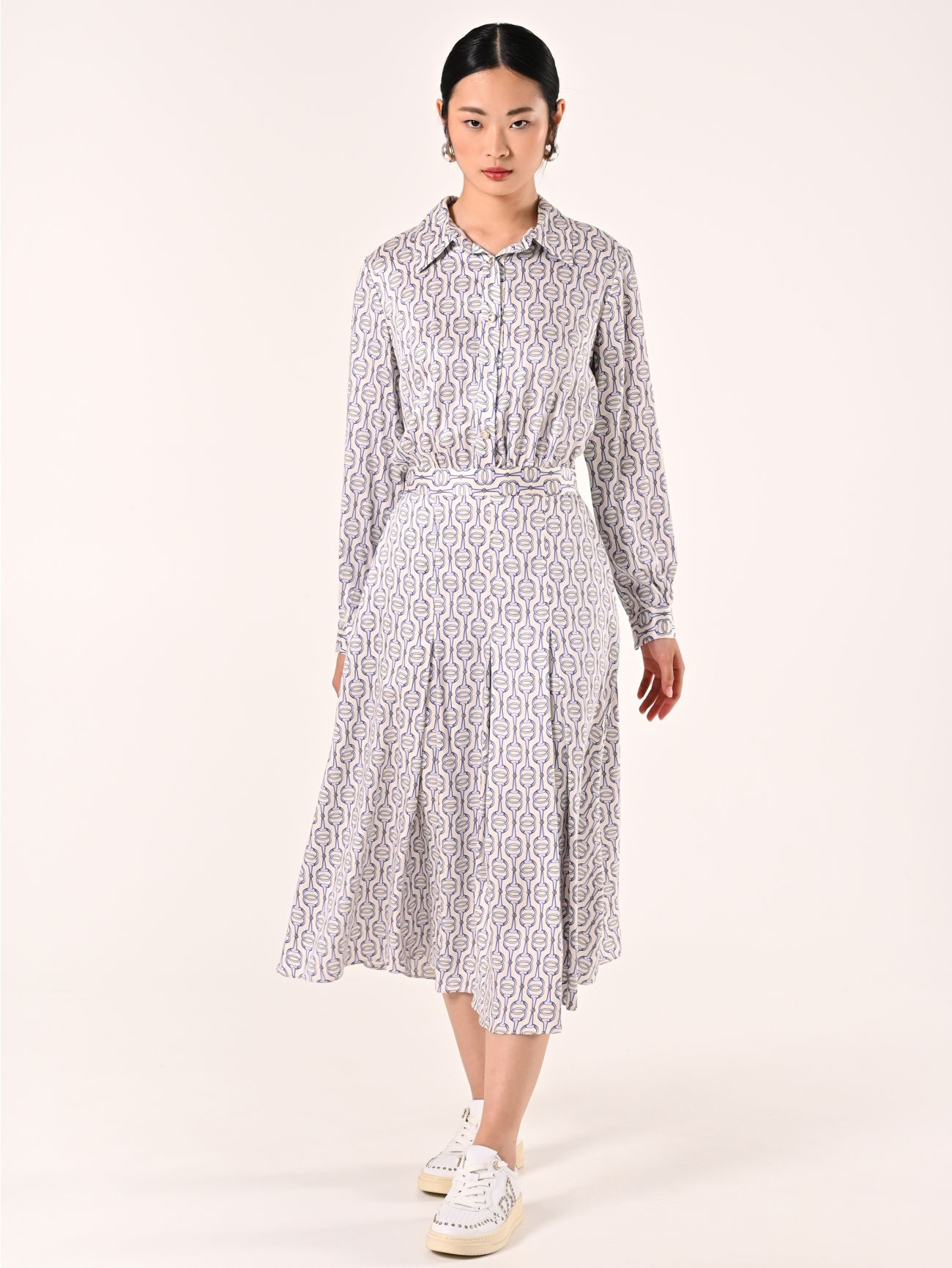 Robe midi imprimée blanche et bleu ciel in_i7