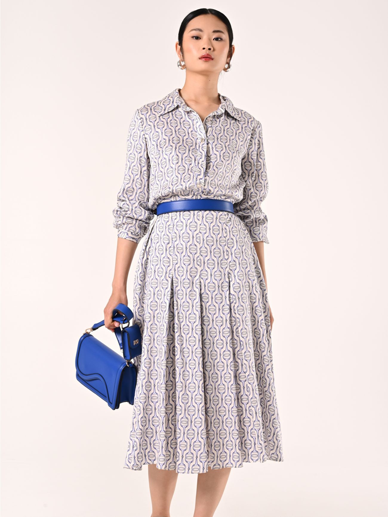 Robe midi imprimée blanche et bleu ciel  Rinascimento