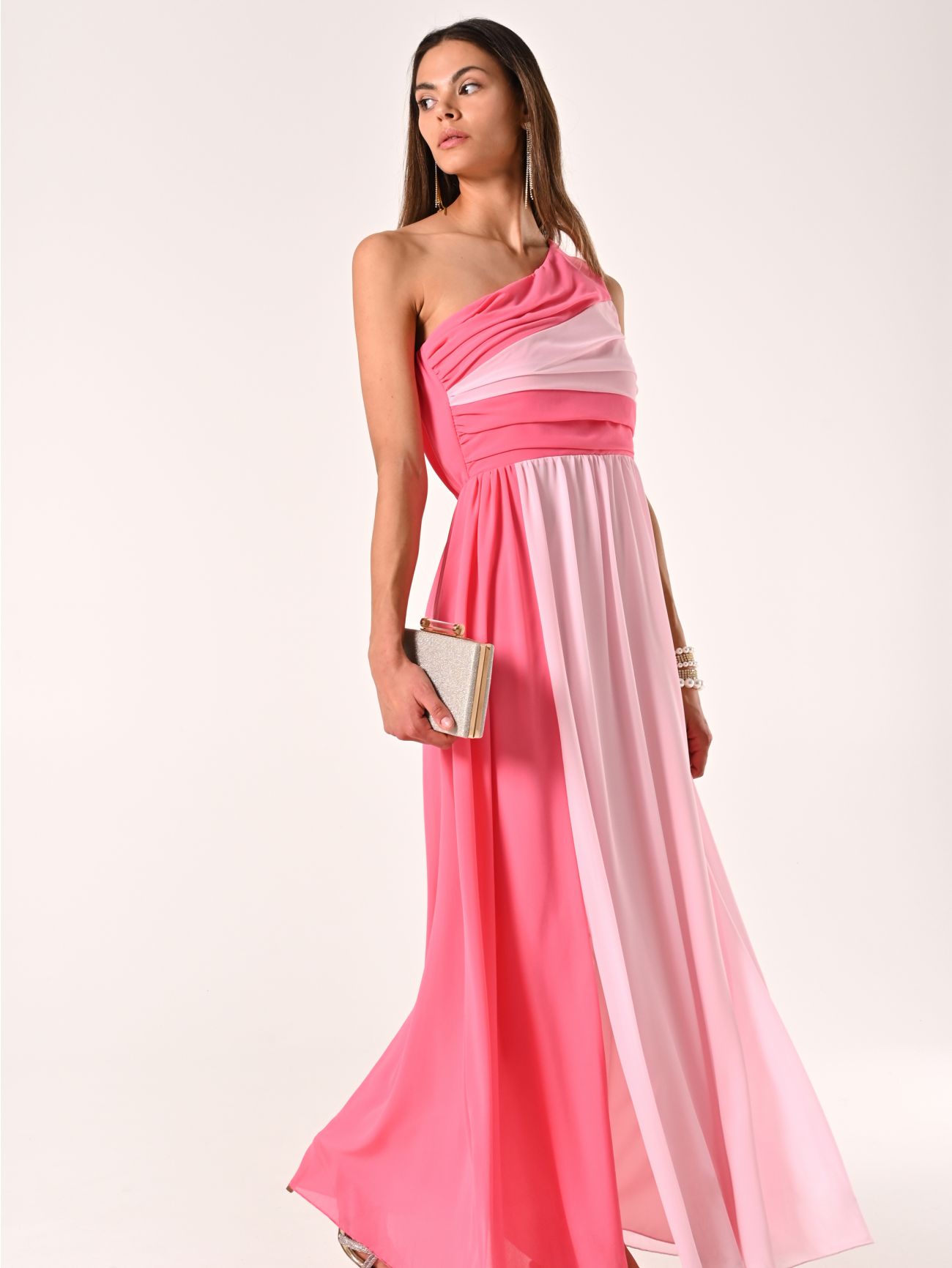 Einseitig schulterfreies zweifarbiges Kleid sp_e1